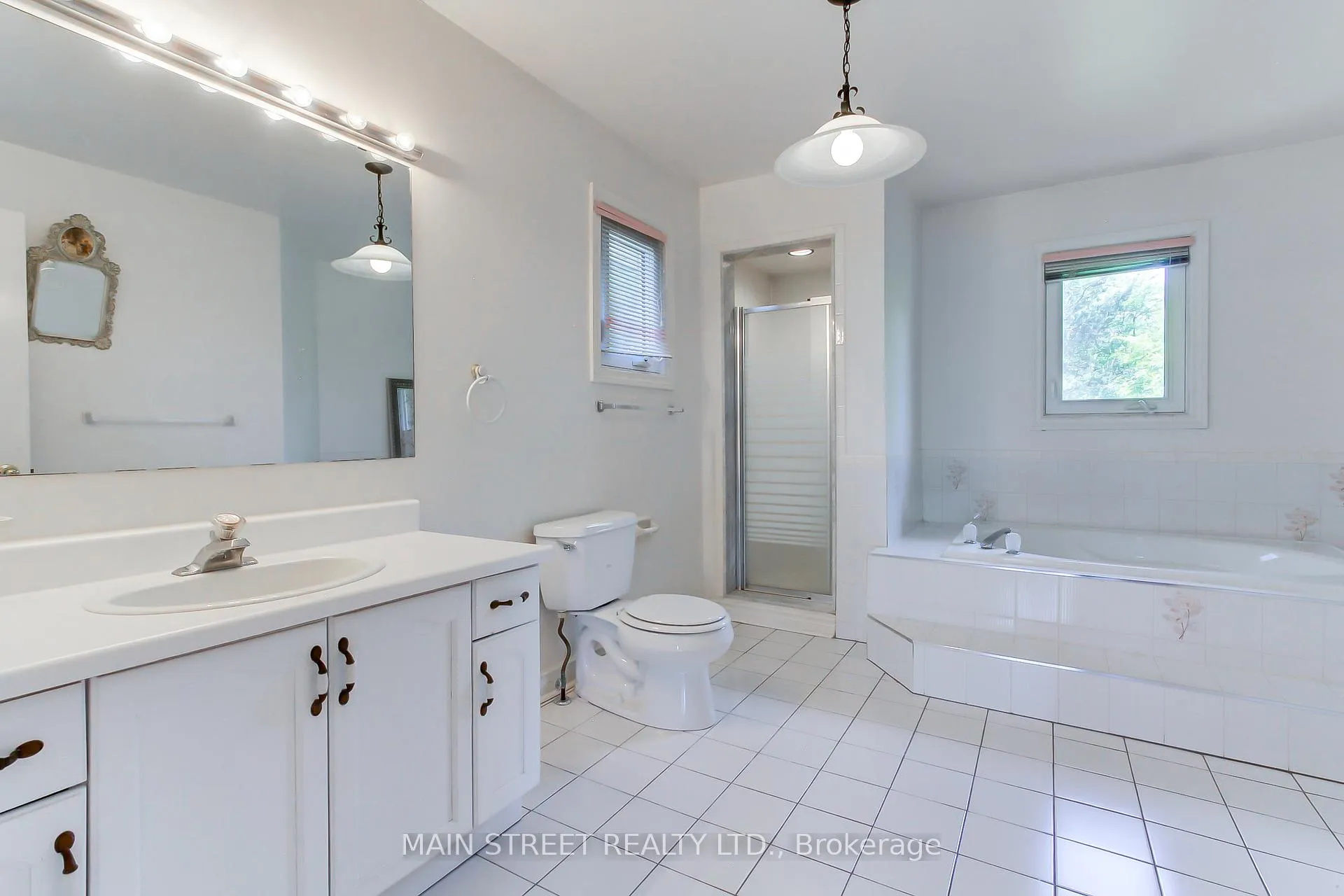 Photo 16 of 223 Burns Boulevard, King, King City — HOMEH