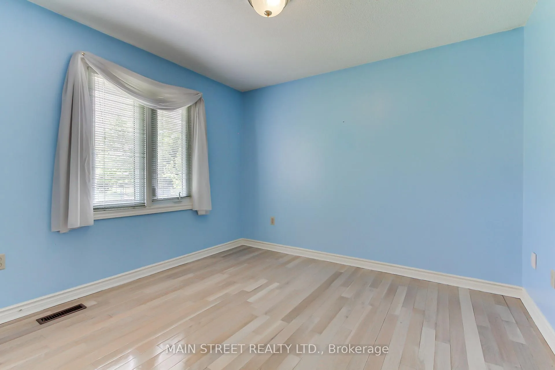 Photo 20 of 223 Burns Boulevard, King, King City — HOMEH
