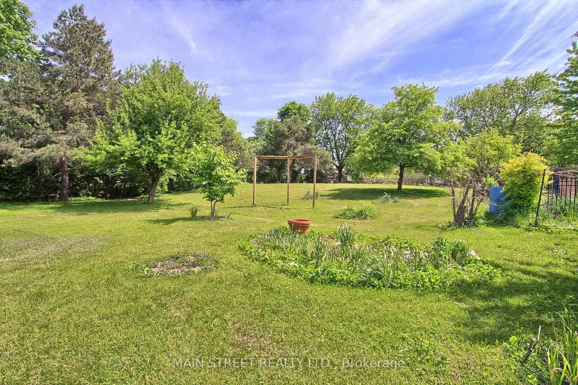 Photo 23 of 223 Burns Boulevard, King, King City — HOMEH