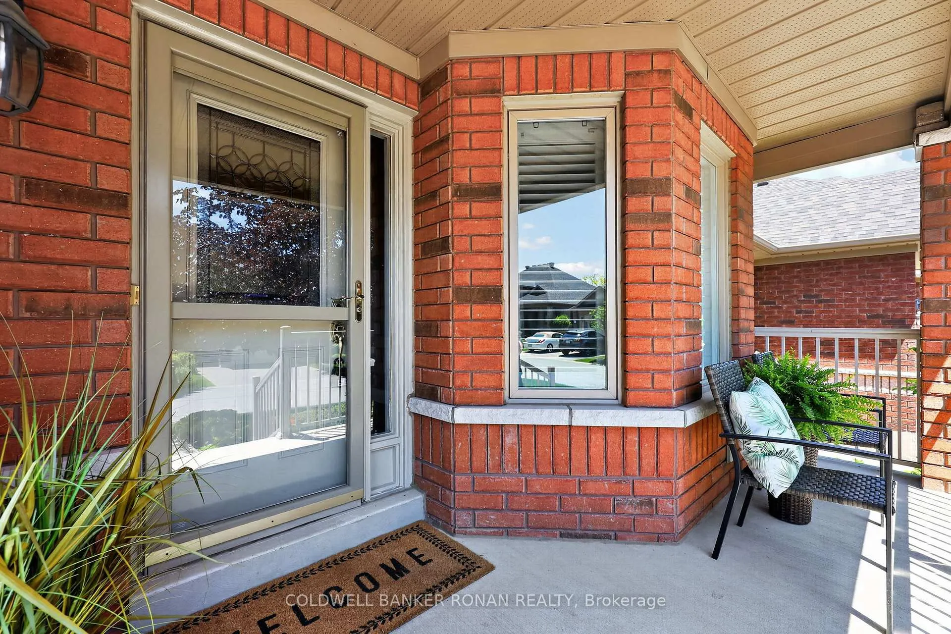 Photo 2 of 8 Montebello Terrace, New Tecumseth, Alliston — HOMEH