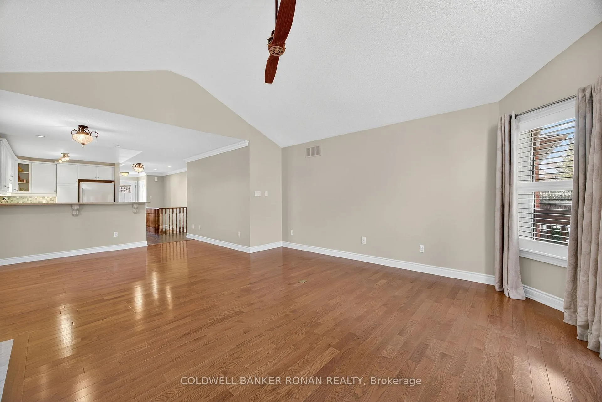 Photo 13 of 8 Montebello Terrace, New Tecumseth, Alliston — HOMEH
