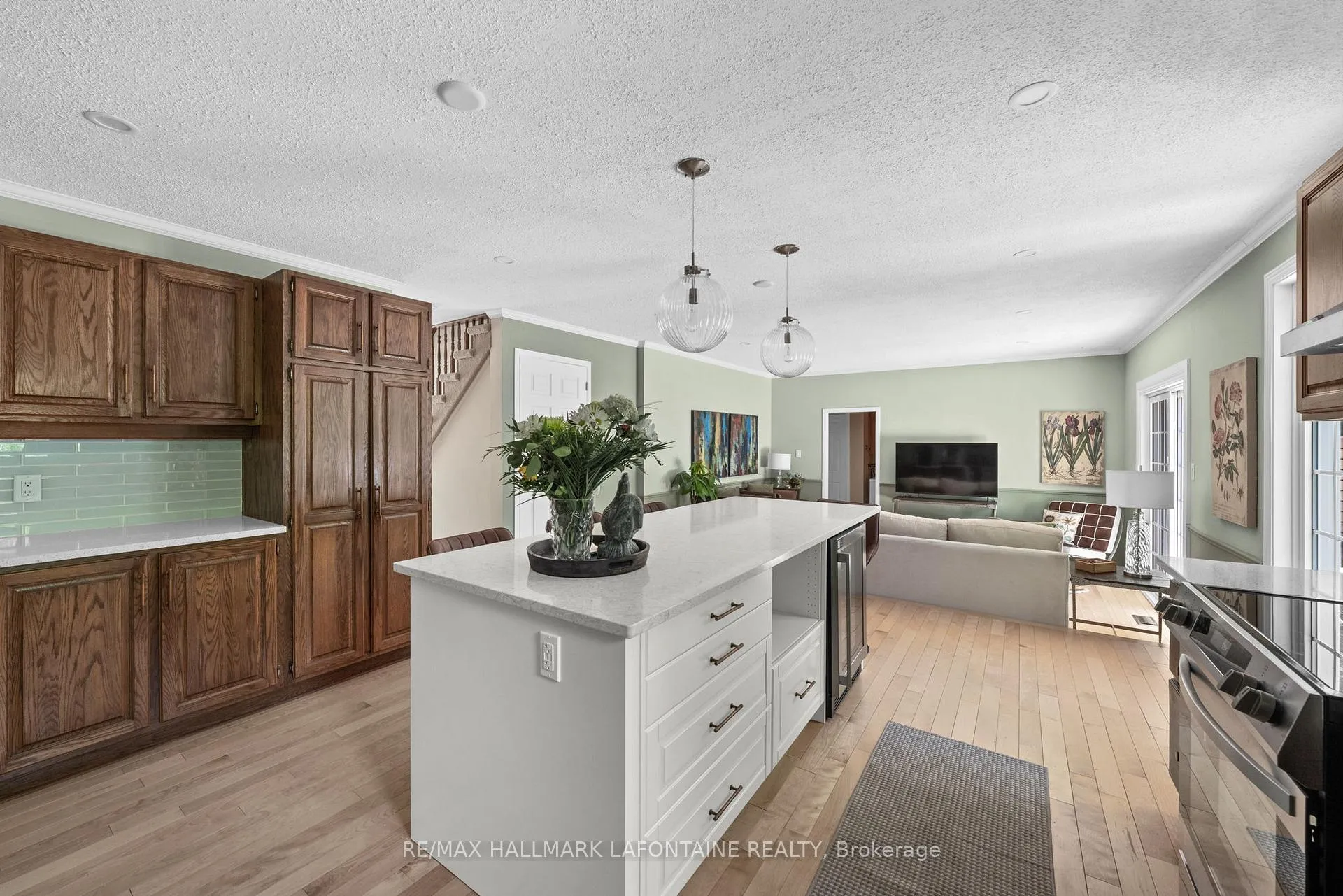 Photo 13 of 9 Birch Avenue, Ottawa, Manor Park — HOMEH