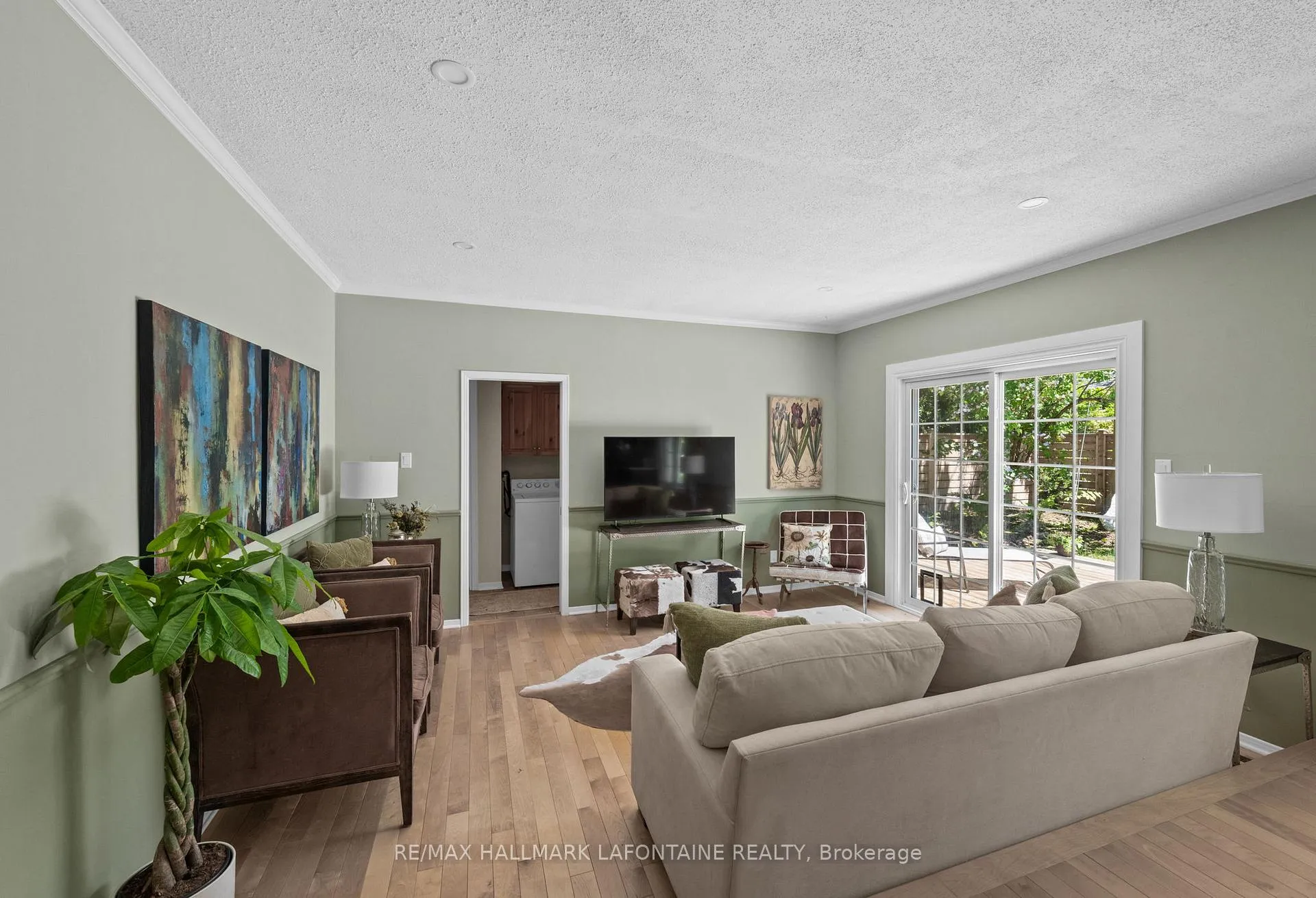 Photo 15 of 9 Birch Avenue, Ottawa, Manor Park — HOMEH