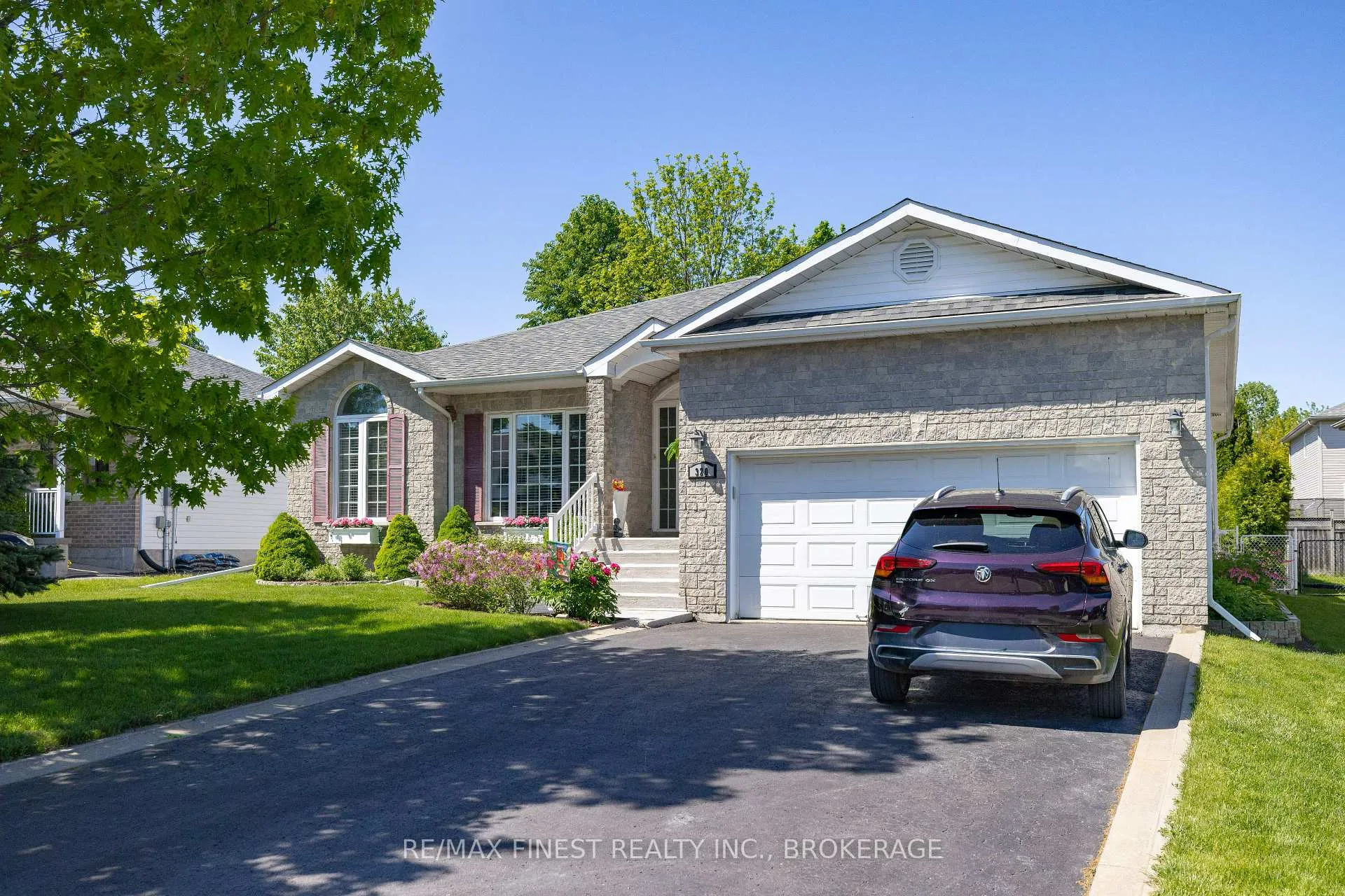 Photo 1 of 320 Friarhill Crescent, Kingston, East Gardiners Rd — HOMEH