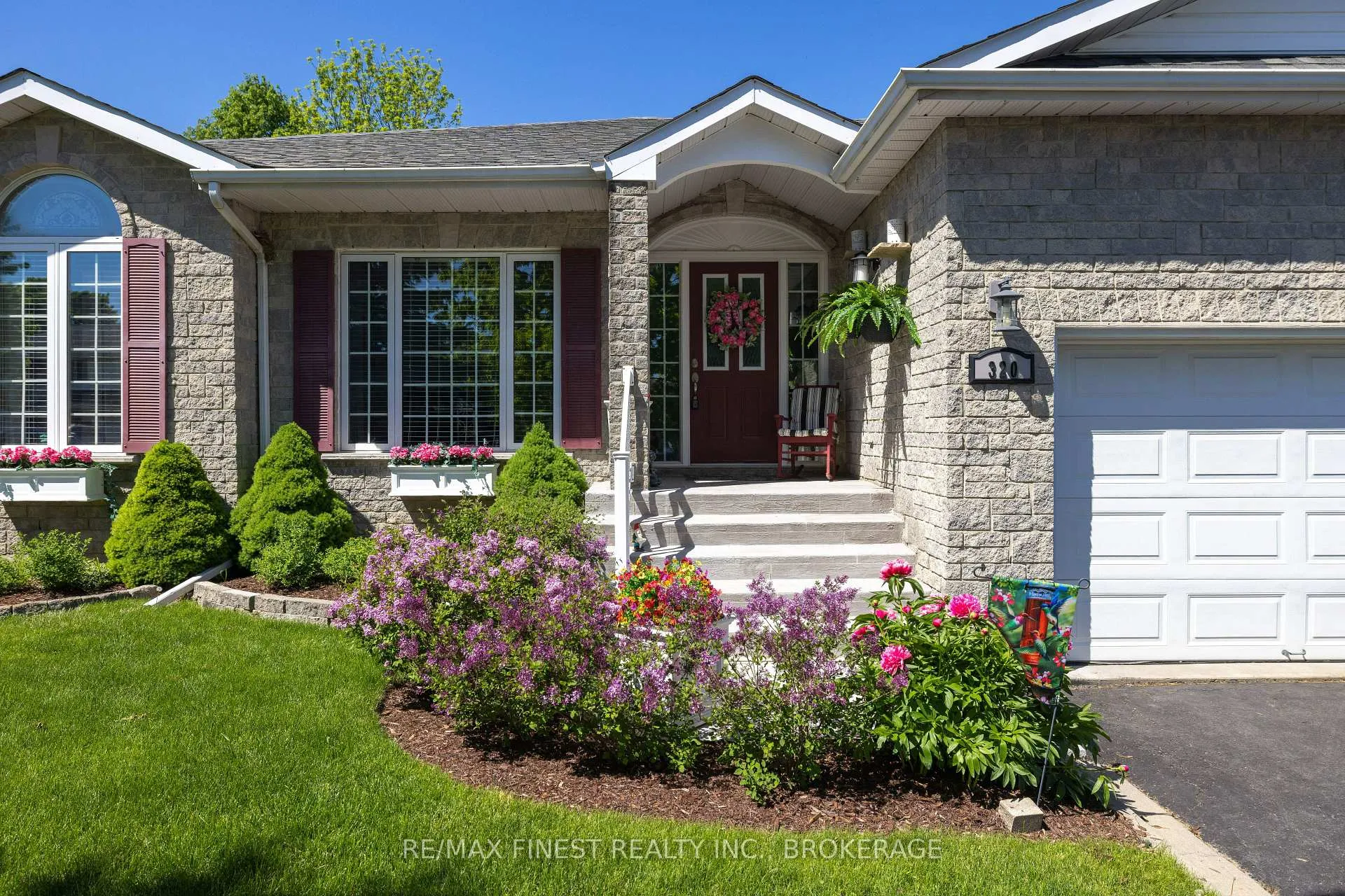 Photo 3 of 320 Friarhill Crescent, Kingston, East Gardiners Rd — HOMEH