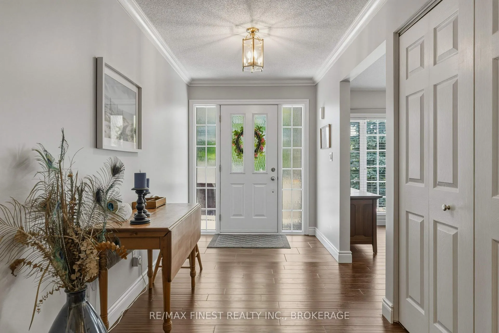 Photo 4 of 320 Friarhill Crescent, Kingston, East Gardiners Rd — HOMEH