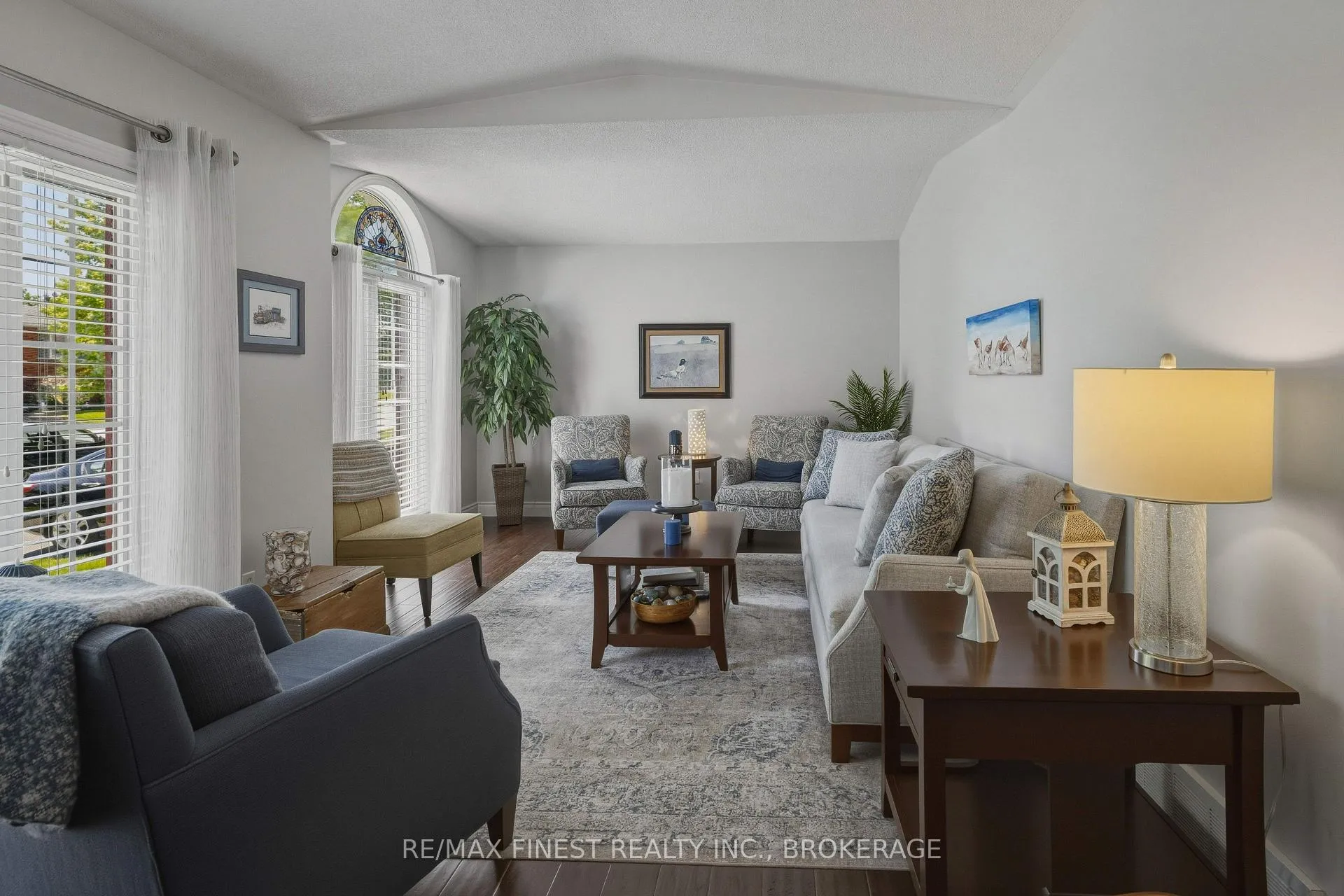 Photo 7 of 320 Friarhill Crescent, Kingston, East Gardiners Rd — HOMEH