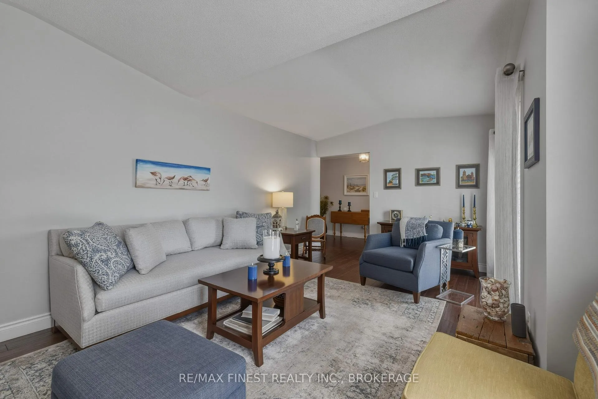 Photo 8 of 320 Friarhill Crescent, Kingston, East Gardiners Rd — HOMEH