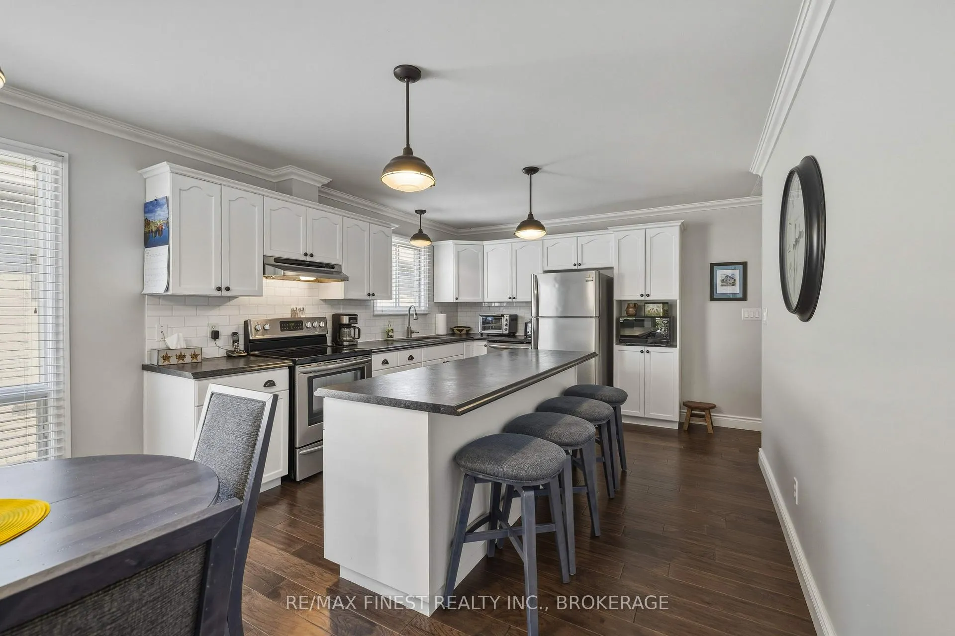 Photo 11 of 320 Friarhill Crescent, Kingston, East Gardiners Rd — HOMEH