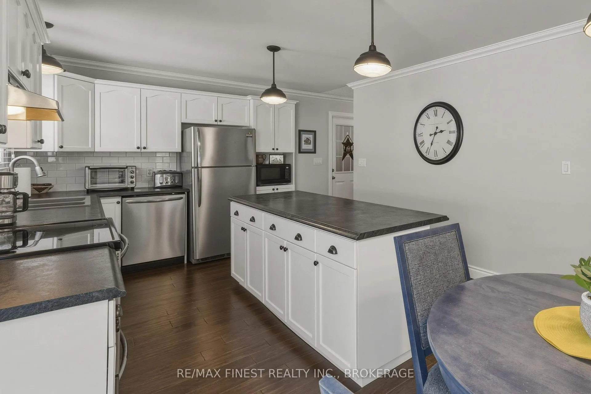 Photo 12 of 320 Friarhill Crescent, Kingston, East Gardiners Rd — HOMEH