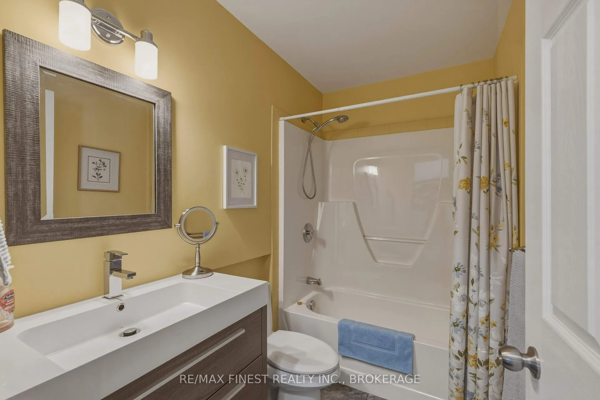 Photo 18 of 320 Friarhill Crescent, Kingston, East Gardiners Rd — HOMEH