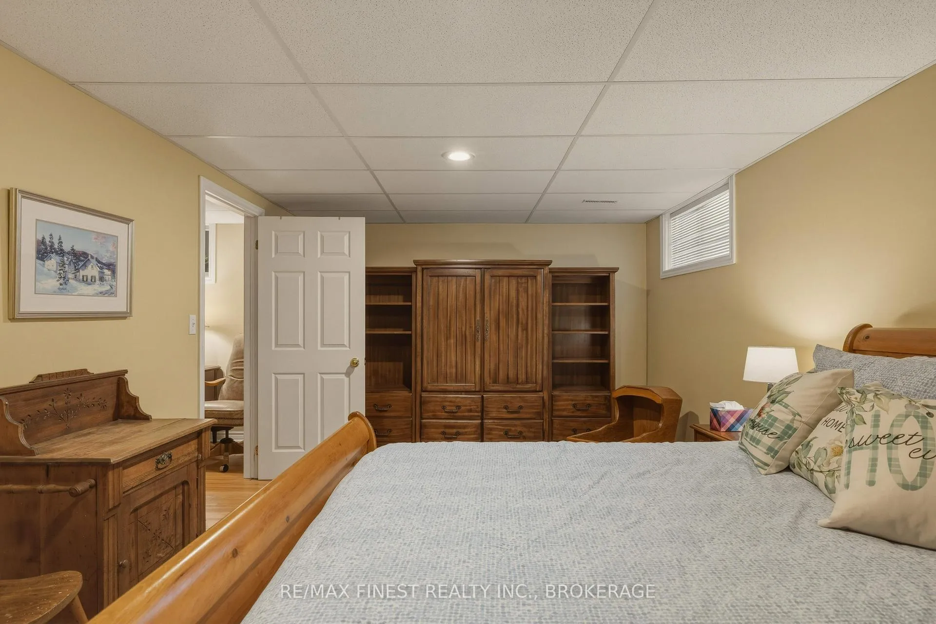 Photo 29 of 320 Friarhill Crescent, Kingston, East Gardiners Rd — HOMEH