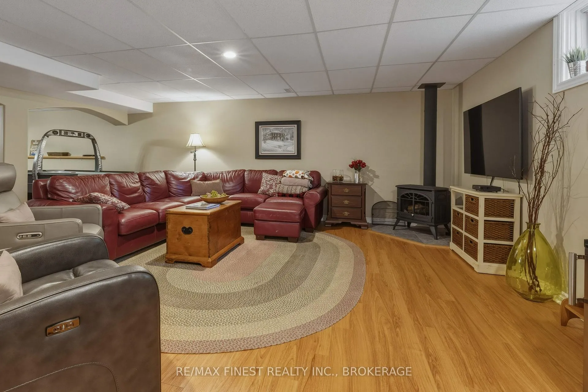 Photo 33 of 320 Friarhill Crescent, Kingston, East Gardiners Rd — HOMEH