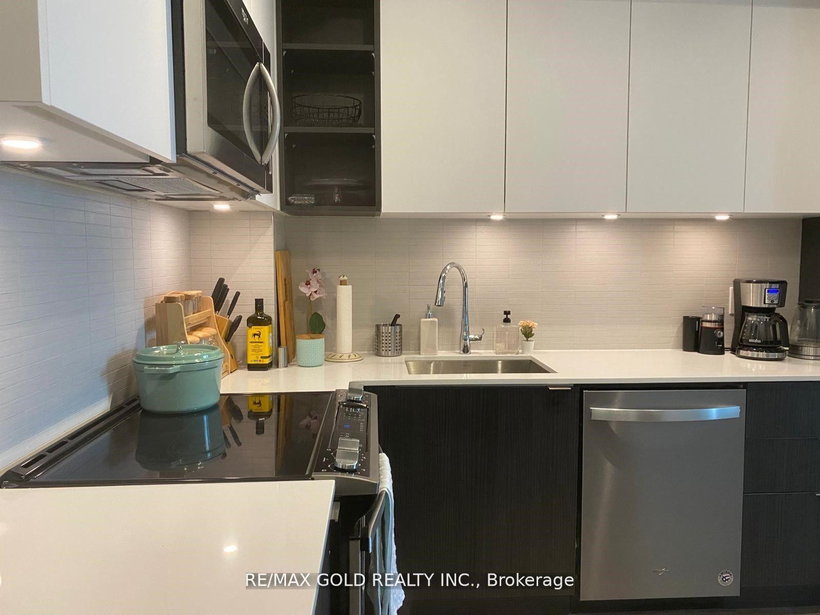 Photo 5 of Unit 901, 100 Eagle Rock Way, Vaughan, Rural Vaughan — HOMEH