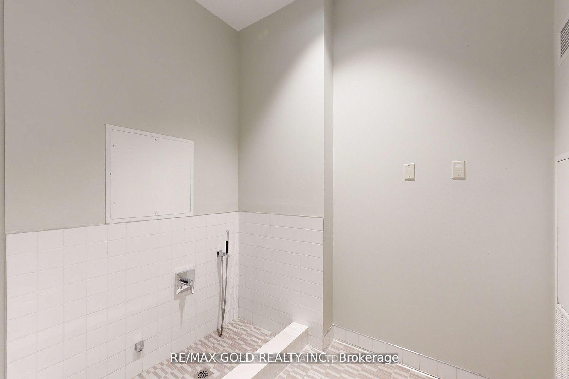 Photo 12 of Unit 901, 100 Eagle Rock Way, Vaughan, Rural Vaughan — HOMEH