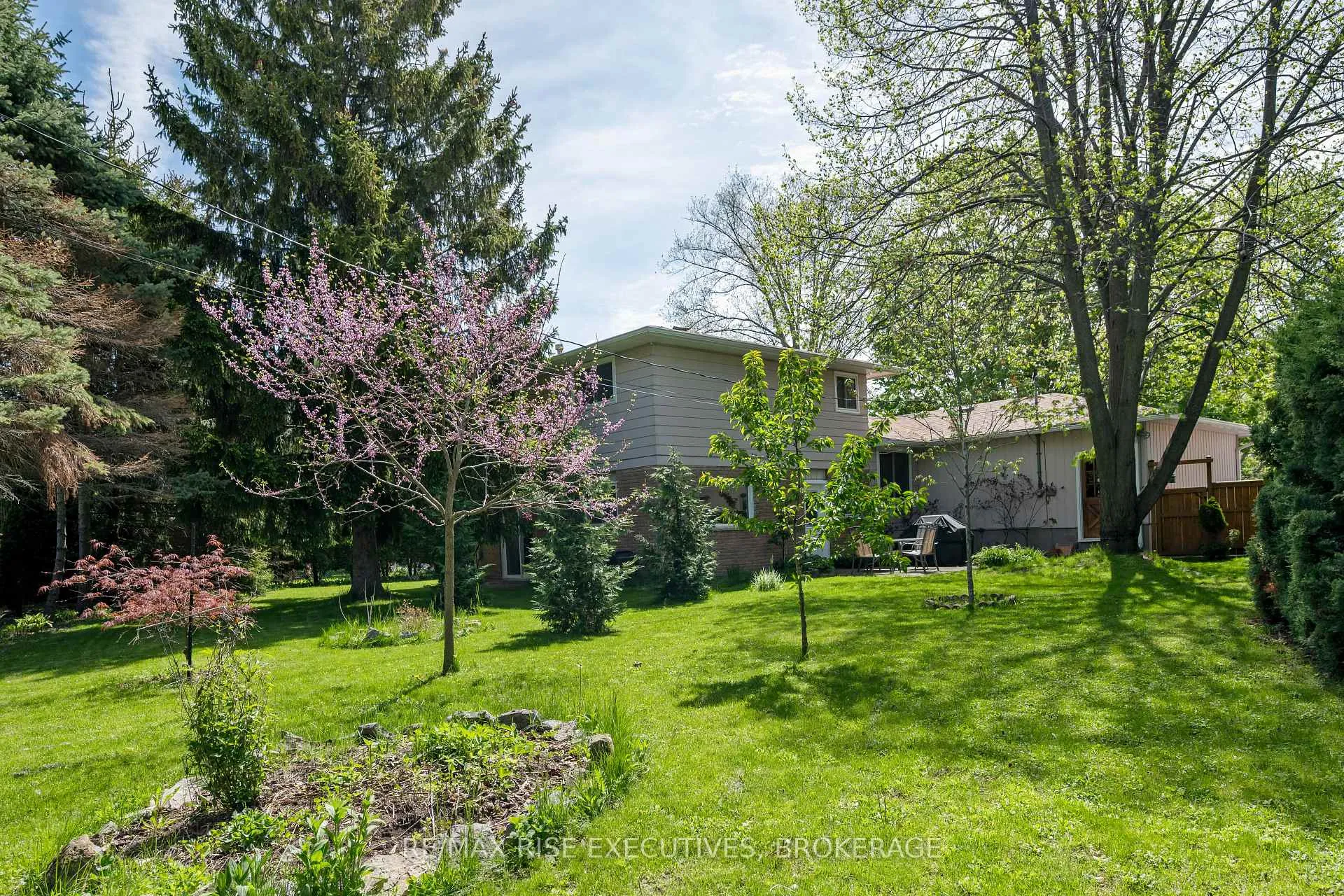 Photo 5 of 707 Laidlaw Crescent, Kingston, South of Taylor-Kidd Blvd — HOMEH