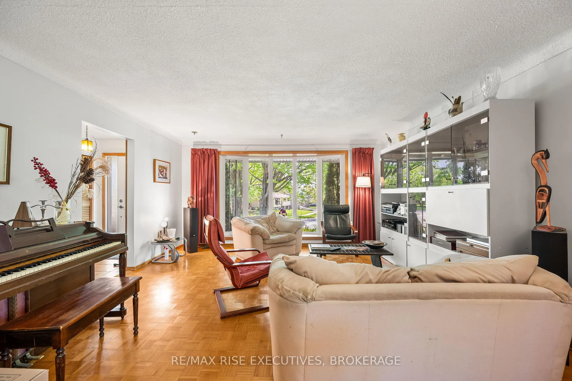 Photo 8 of 707 Laidlaw Crescent, Kingston, South of Taylor-Kidd Blvd — HOMEH