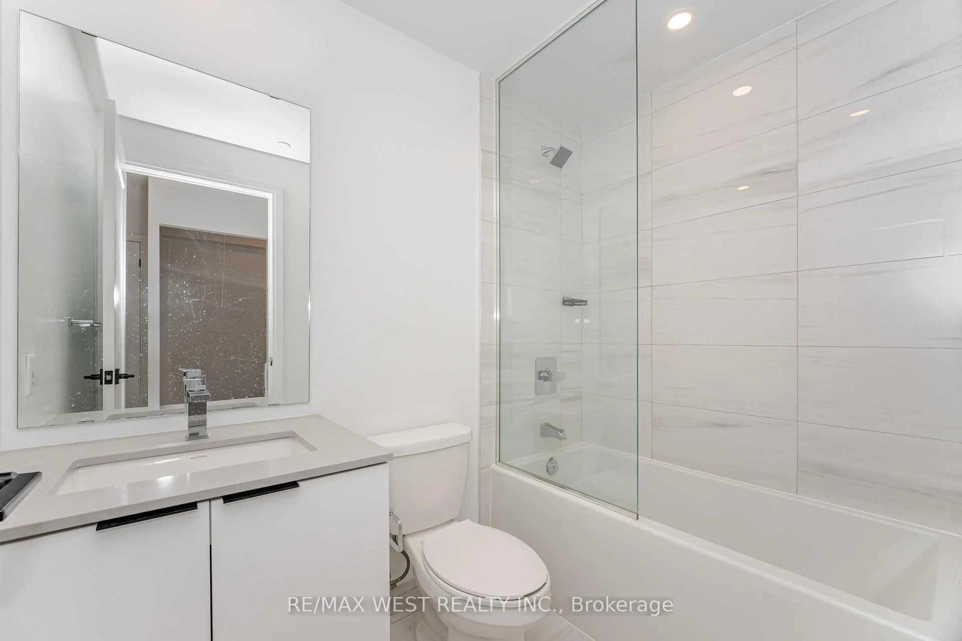 Photo 7 of Unit 4007, 70 Annie Craig Drive, Etobicoke, Mimico — HOMEH