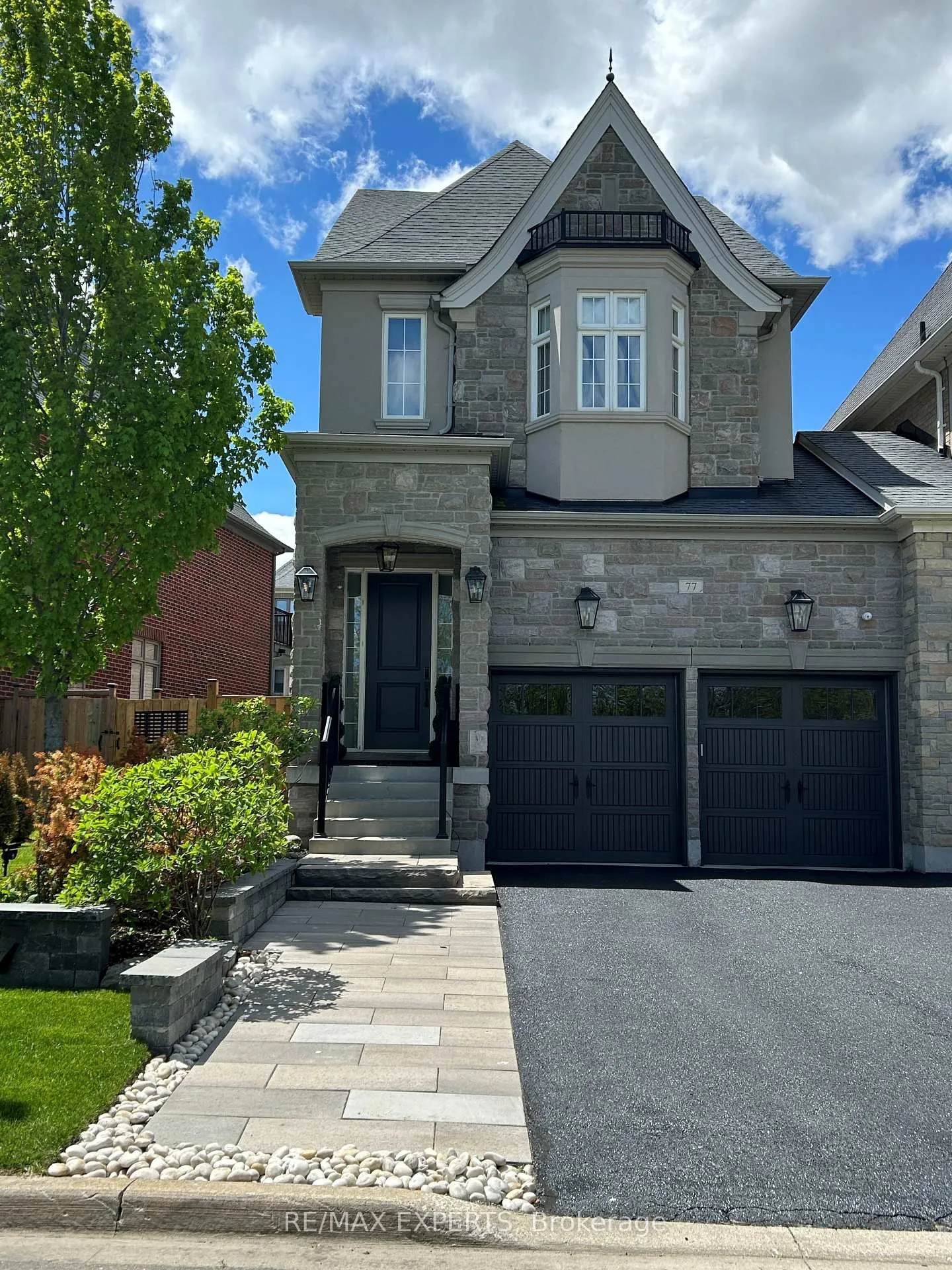 Photo 1 of 77 Robert Berry Crescent, King, King City — HOMEH