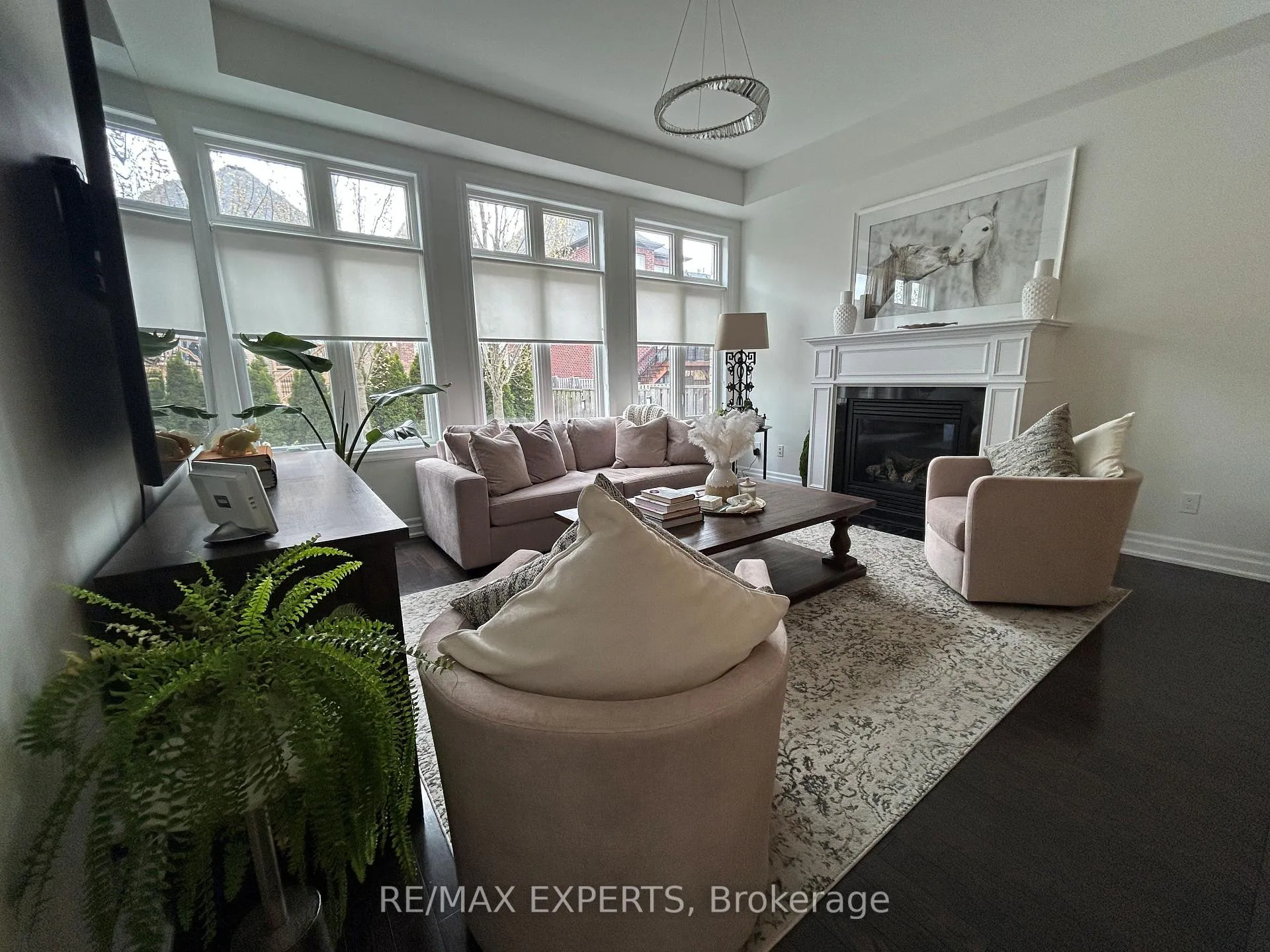 Photo 6 of 77 Robert Berry Crescent, King, King City — HOMEH