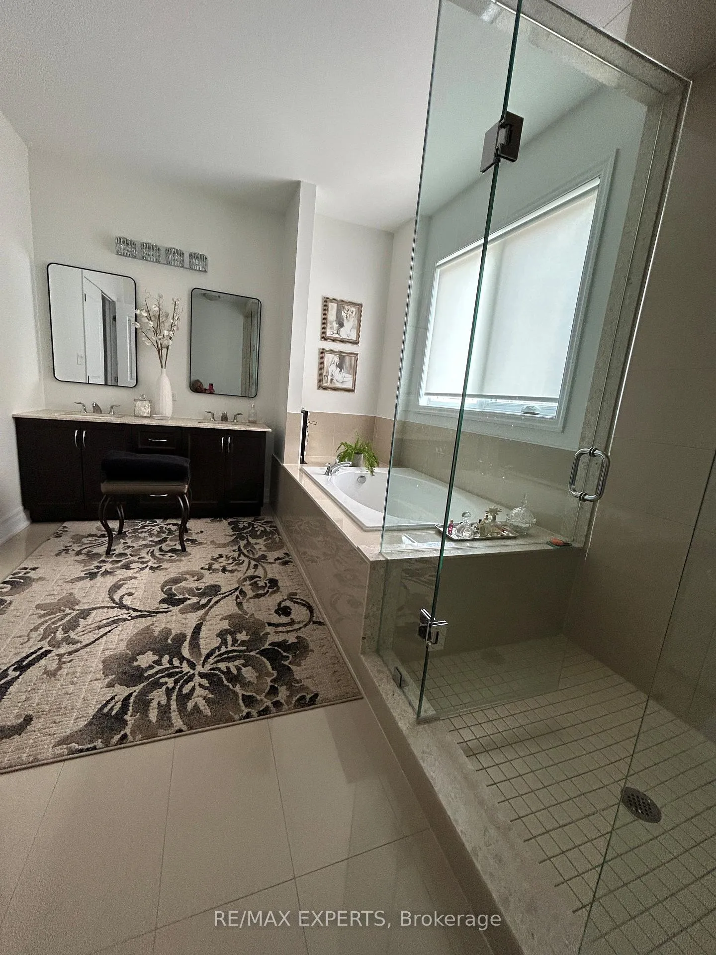 Photo 13 of 77 Robert Berry Crescent, King, King City — HOMEH