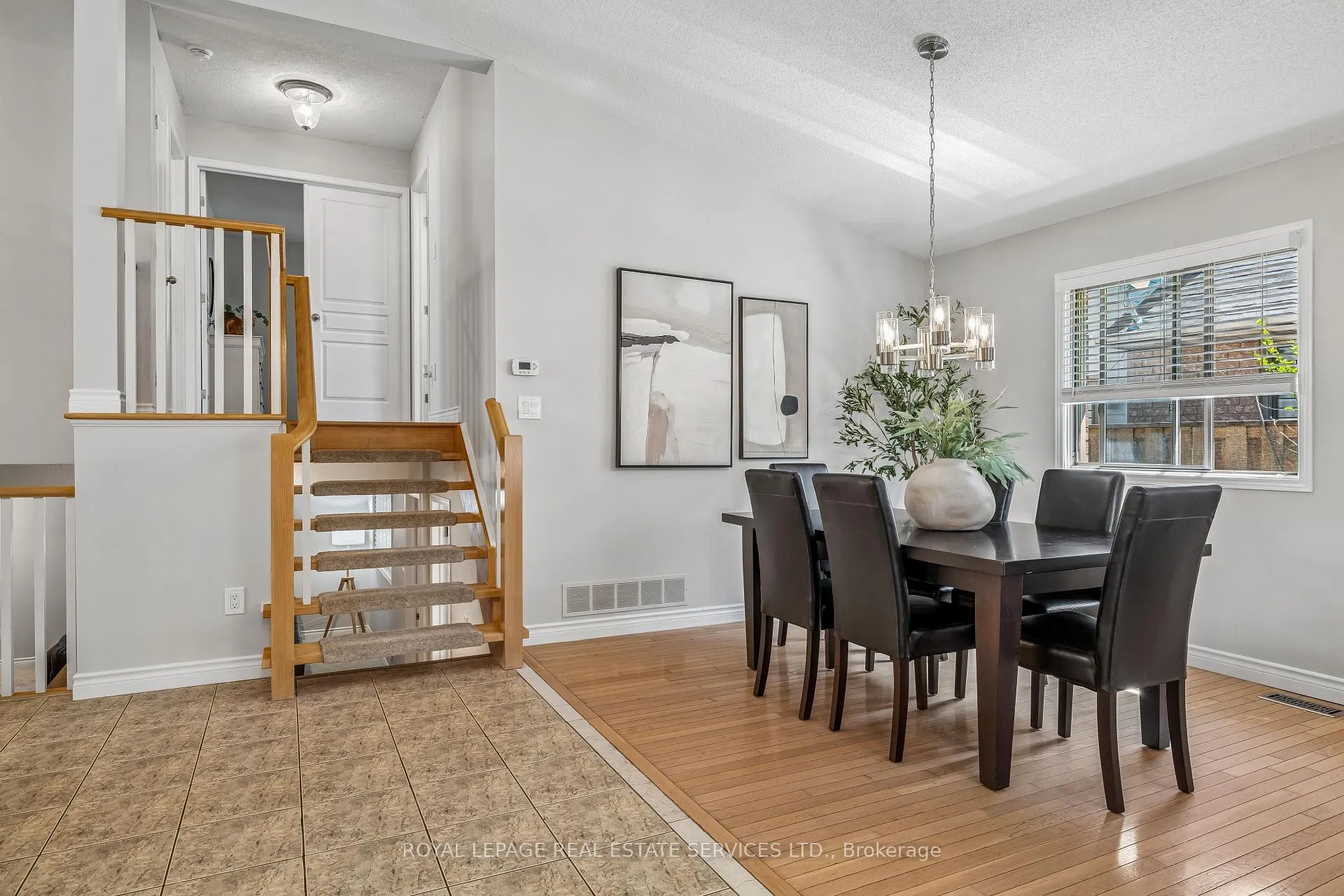 Photo 7 of 39 Liam Drive, Hamilton, Ancaster — HOMEH