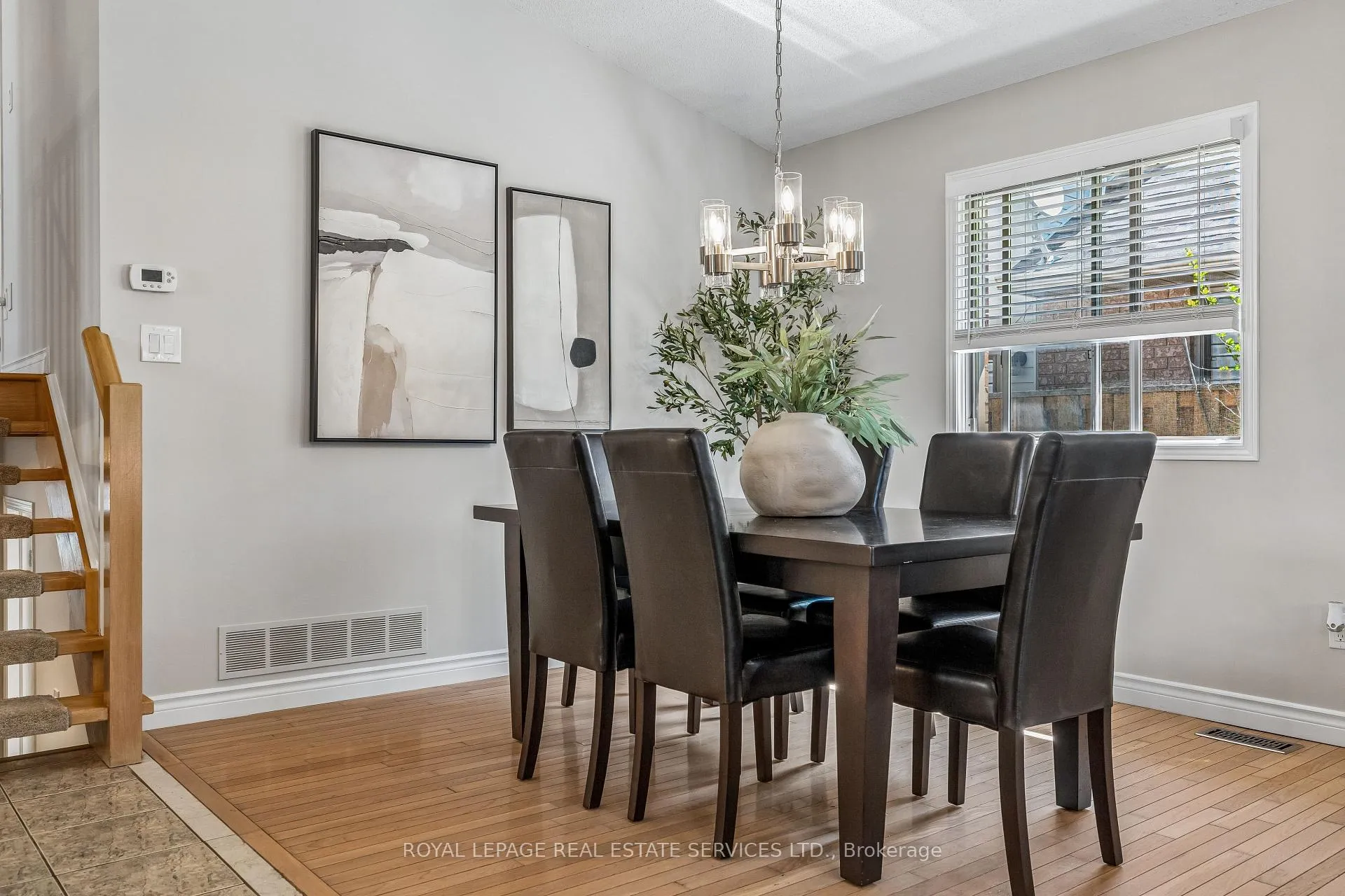 Photo 8 of 39 Liam Drive, Hamilton, Ancaster — HOMEH