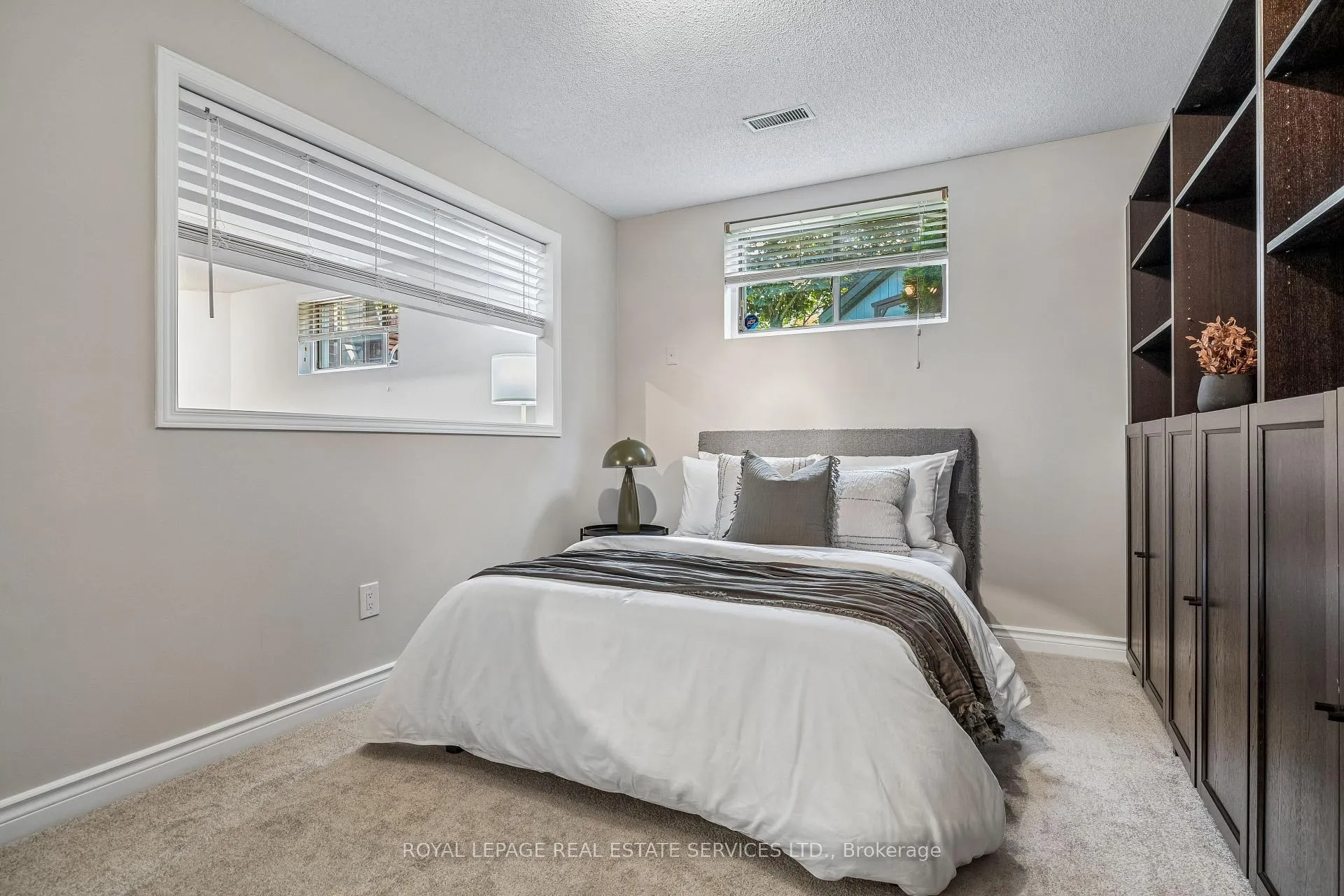 Photo 22 of 39 Liam Drive, Hamilton, Ancaster — HOMEH
