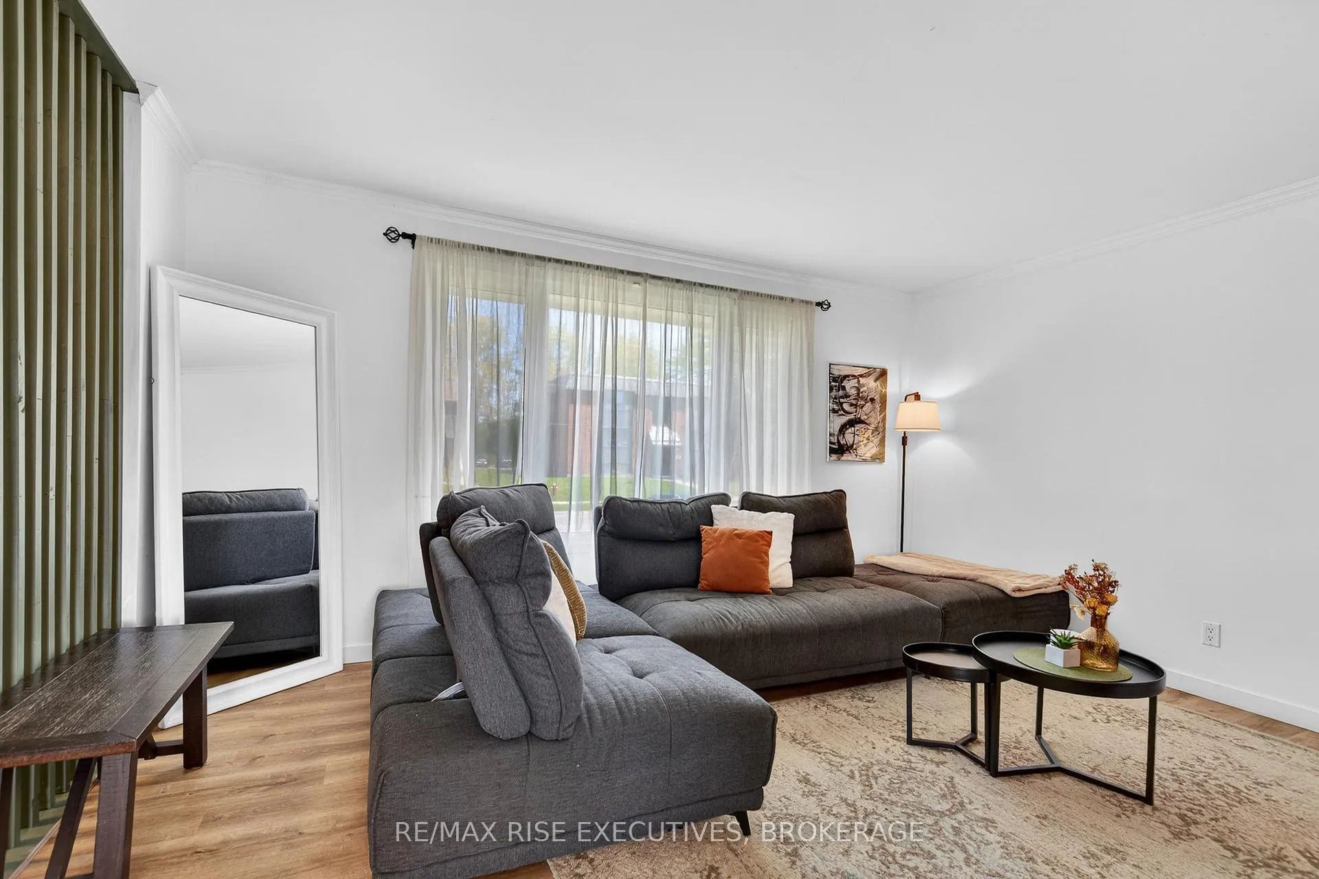 Photo 5 of 178 Amherst Drive, Loyalist, Amherstview — HOMEH
