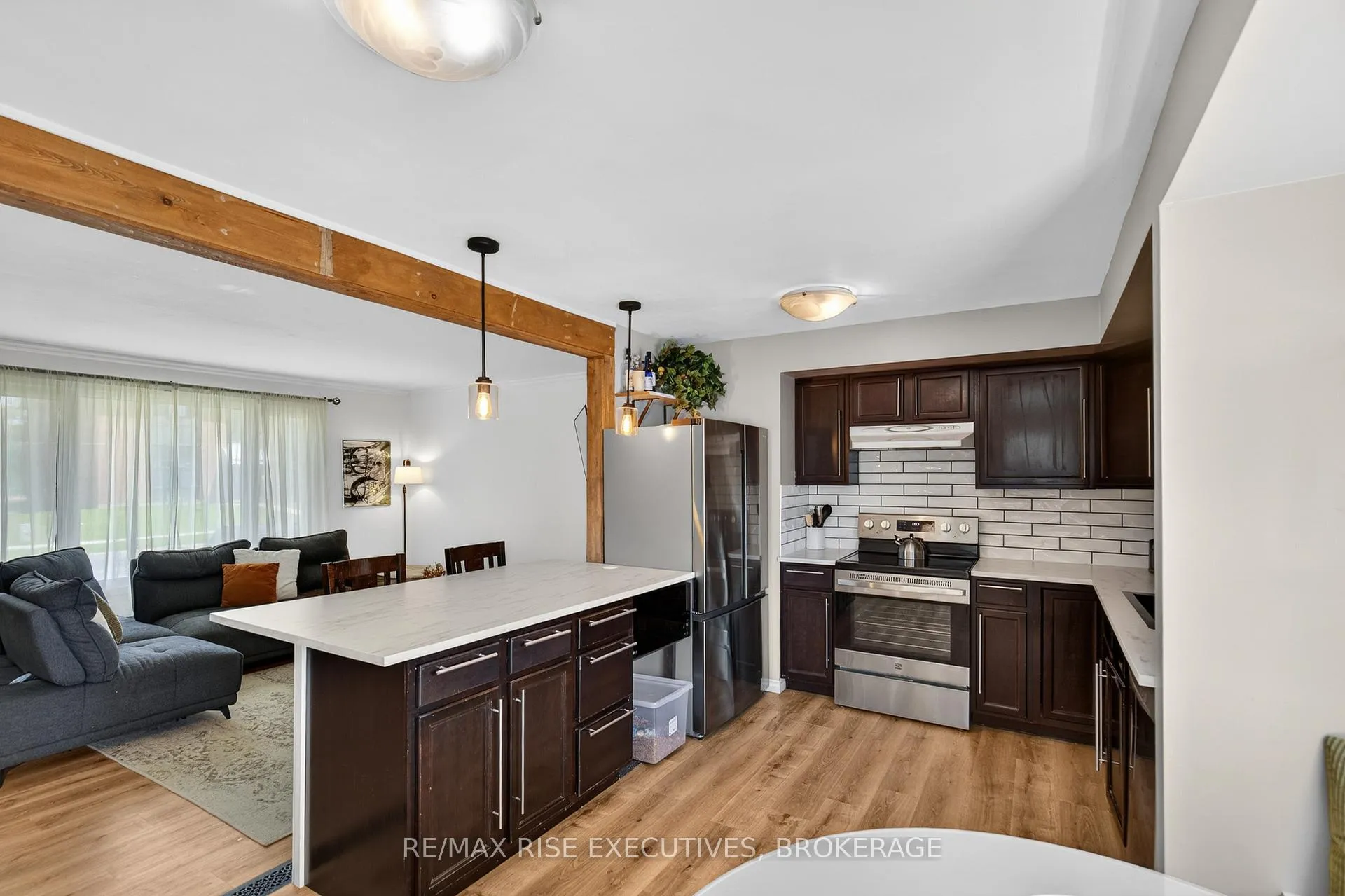 Photo 10 of 178 Amherst Drive, Loyalist, Amherstview — HOMEH