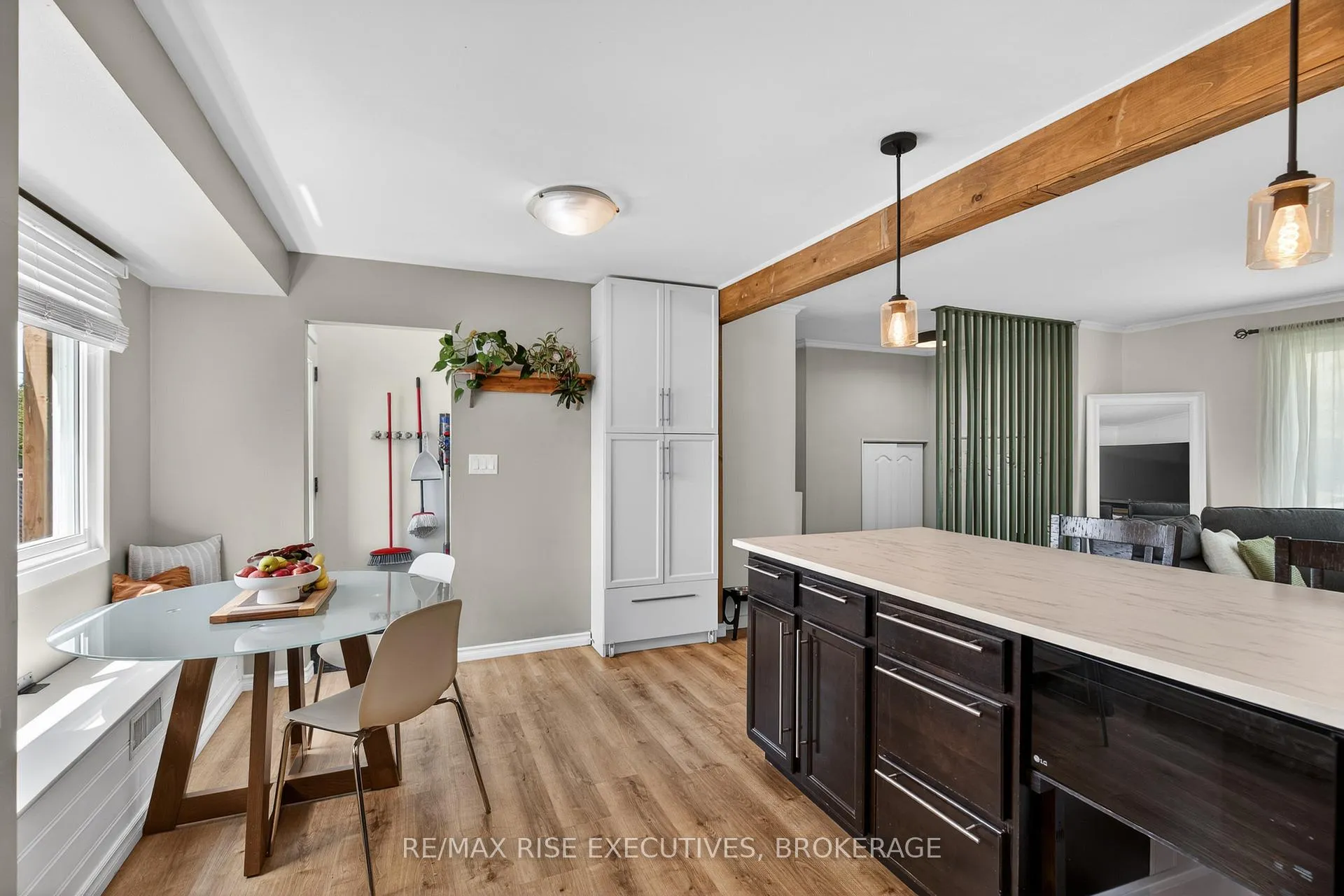 Photo 12 of 178 Amherst Drive, Loyalist, Amherstview — HOMEH