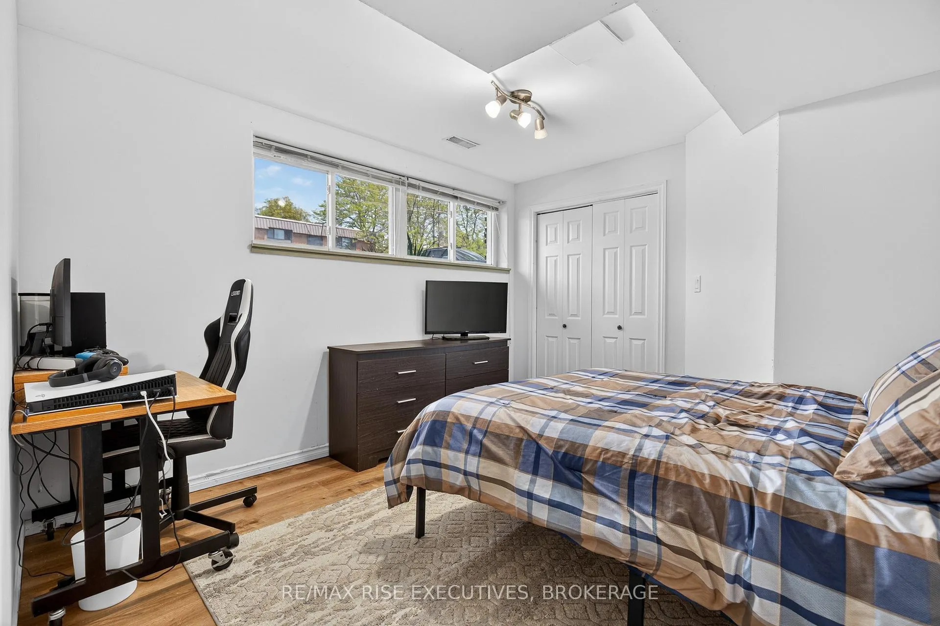 Photo 25 of 178 Amherst Drive, Loyalist, Amherstview — HOMEH