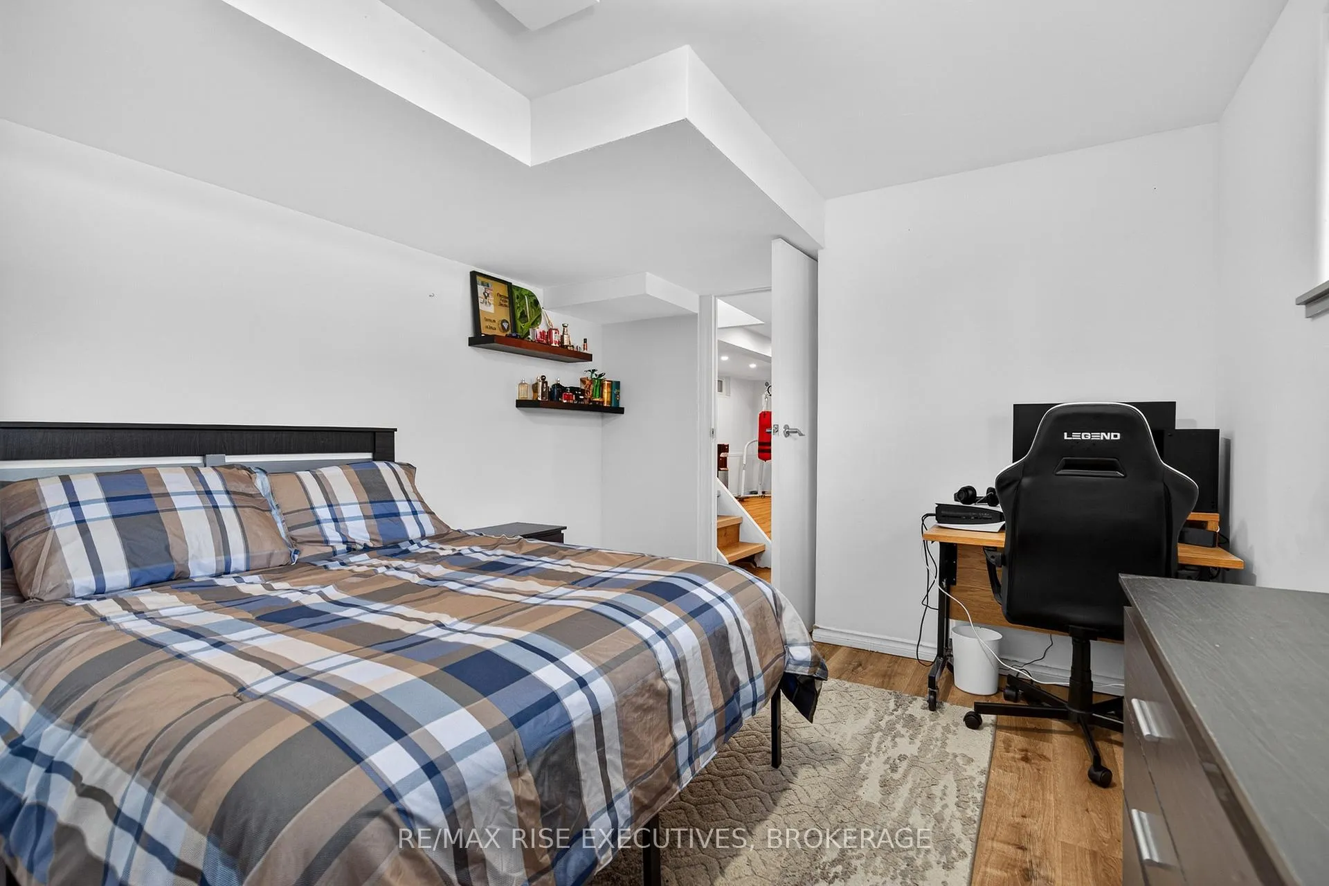 Photo 26 of 178 Amherst Drive, Loyalist, Amherstview — HOMEH