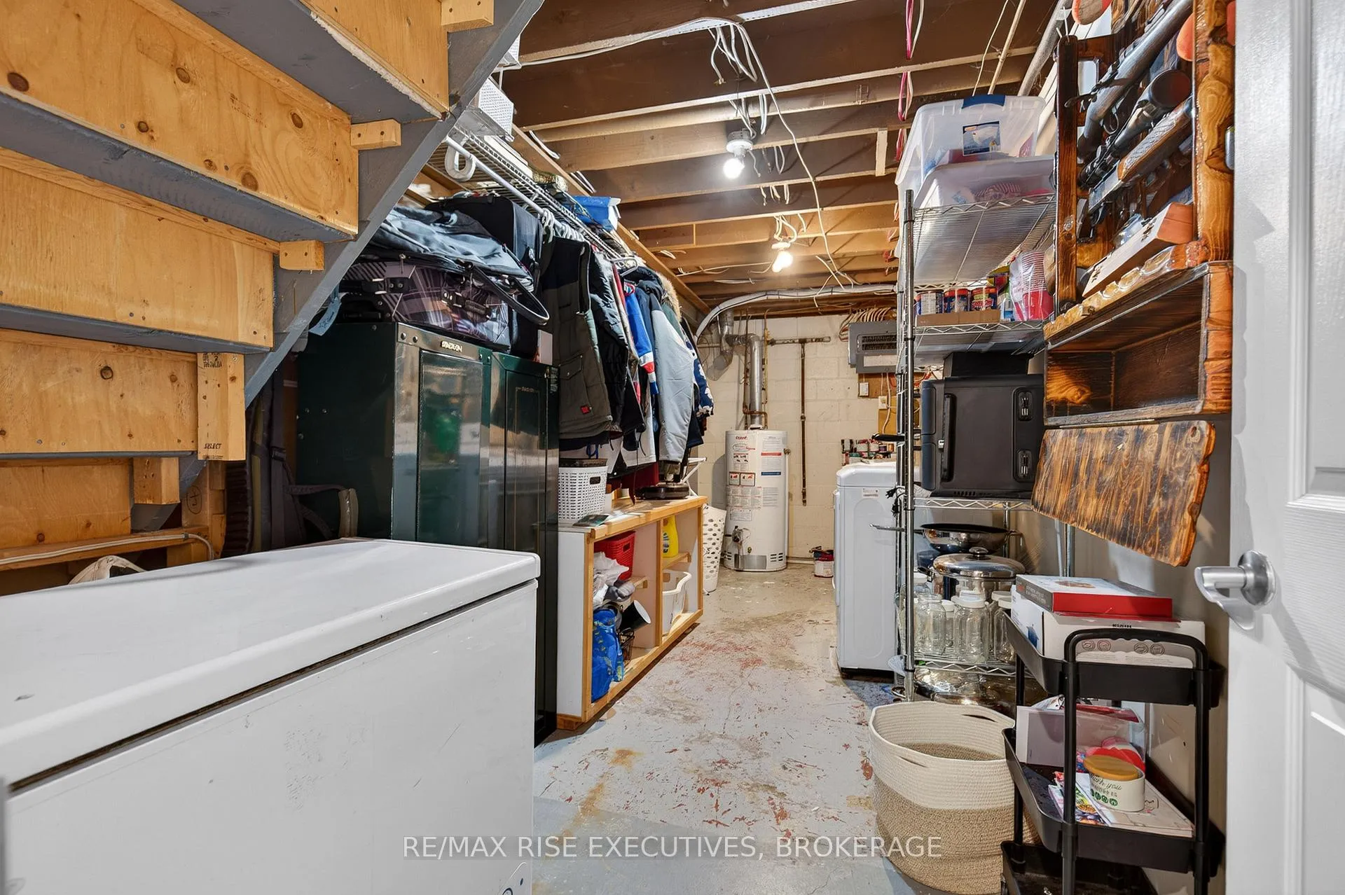 Photo 31 of 178 Amherst Drive, Loyalist, Amherstview — HOMEH