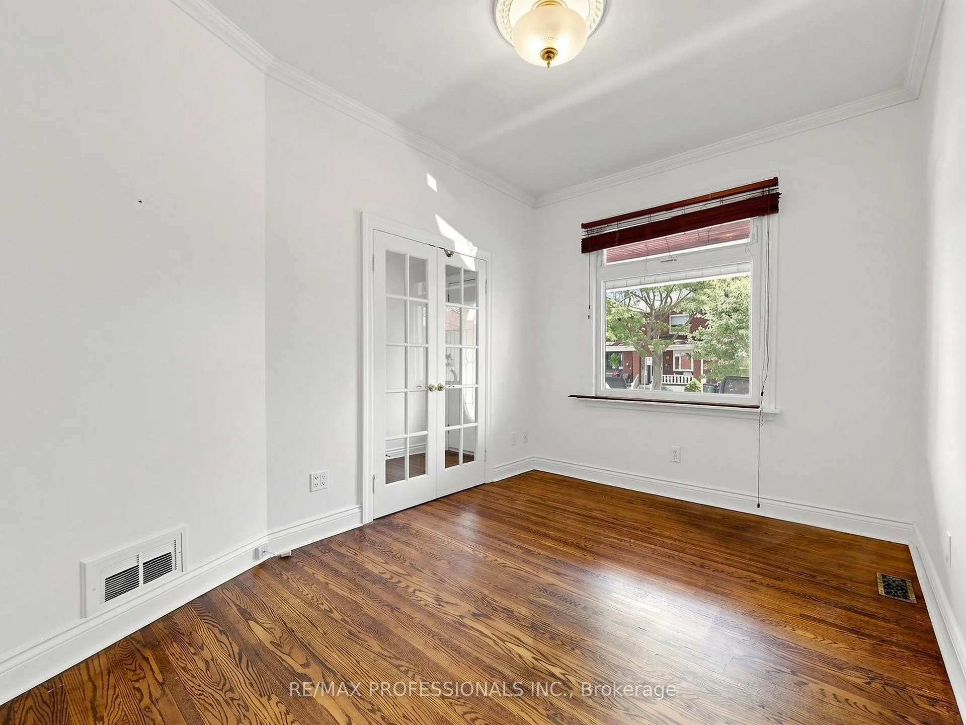 Photo 7 of 14 Bradley Avenue, Toronto, Runnymede-Bloor West Village — HOMEH