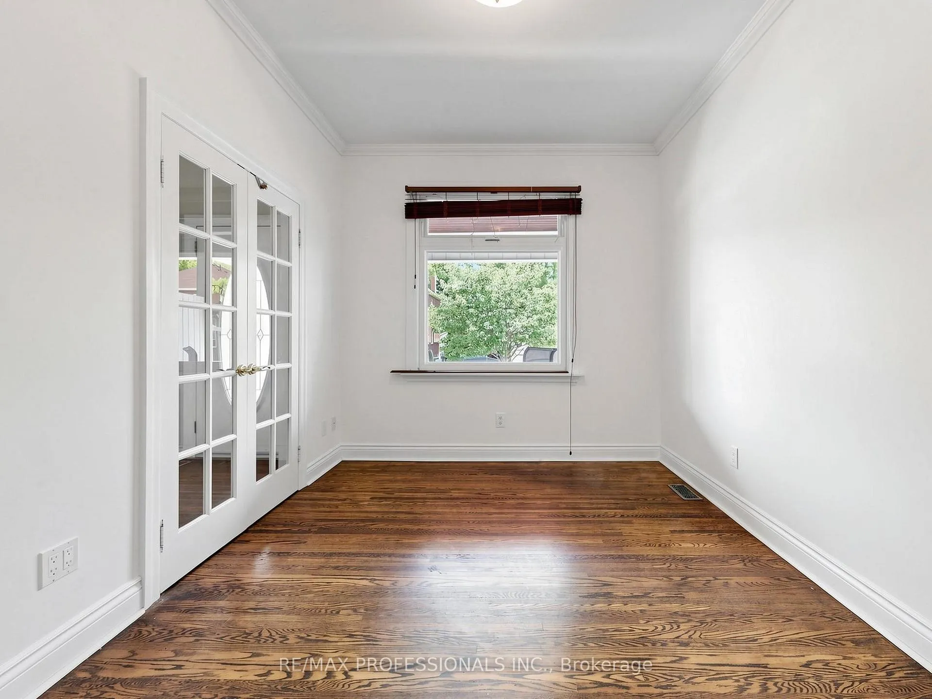 Photo 8 of 14 Bradley Avenue, Toronto, Runnymede-Bloor West Village — HOMEH