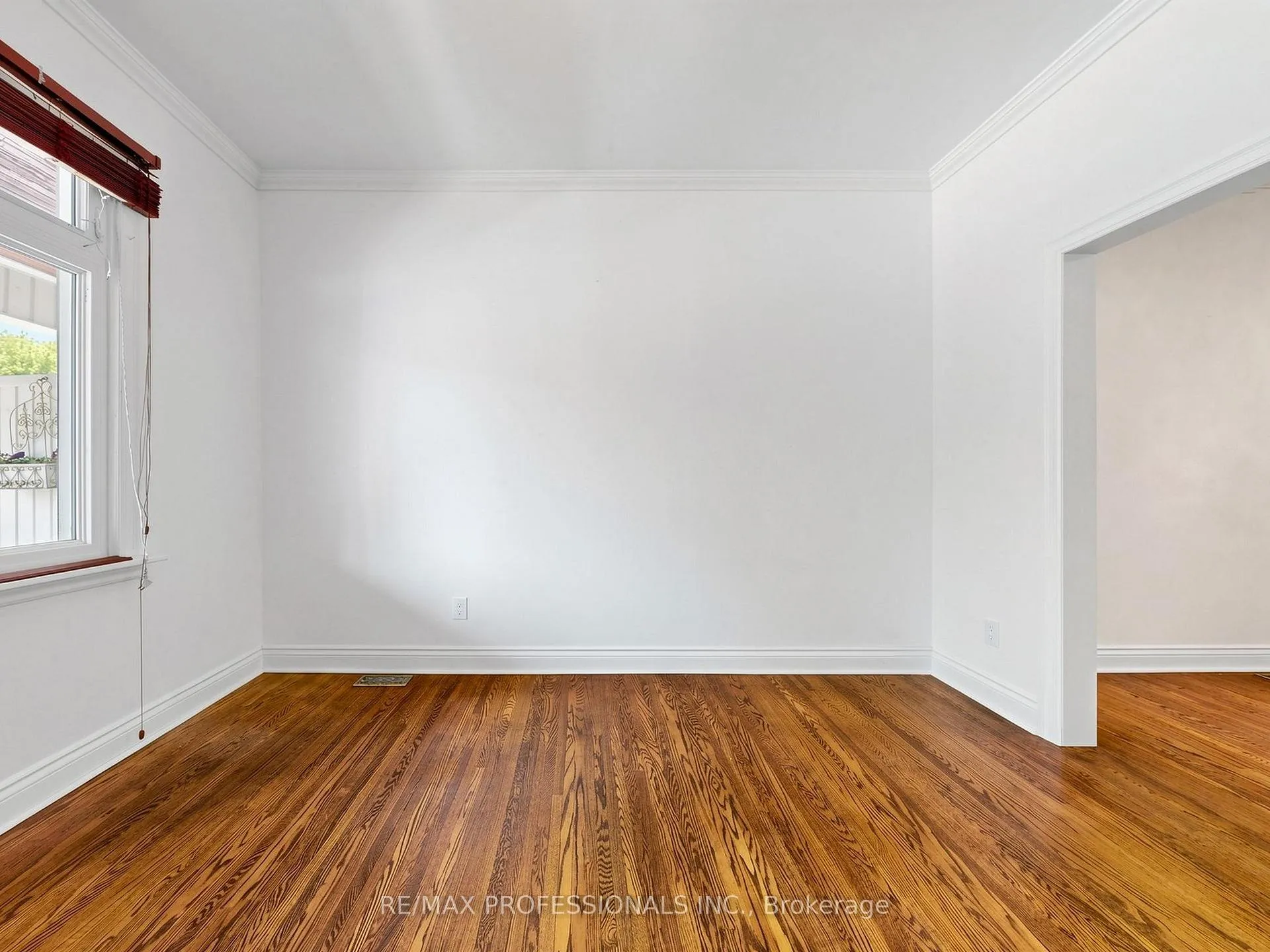Photo 9 of 14 Bradley Avenue, Toronto, Runnymede-Bloor West Village — HOMEH