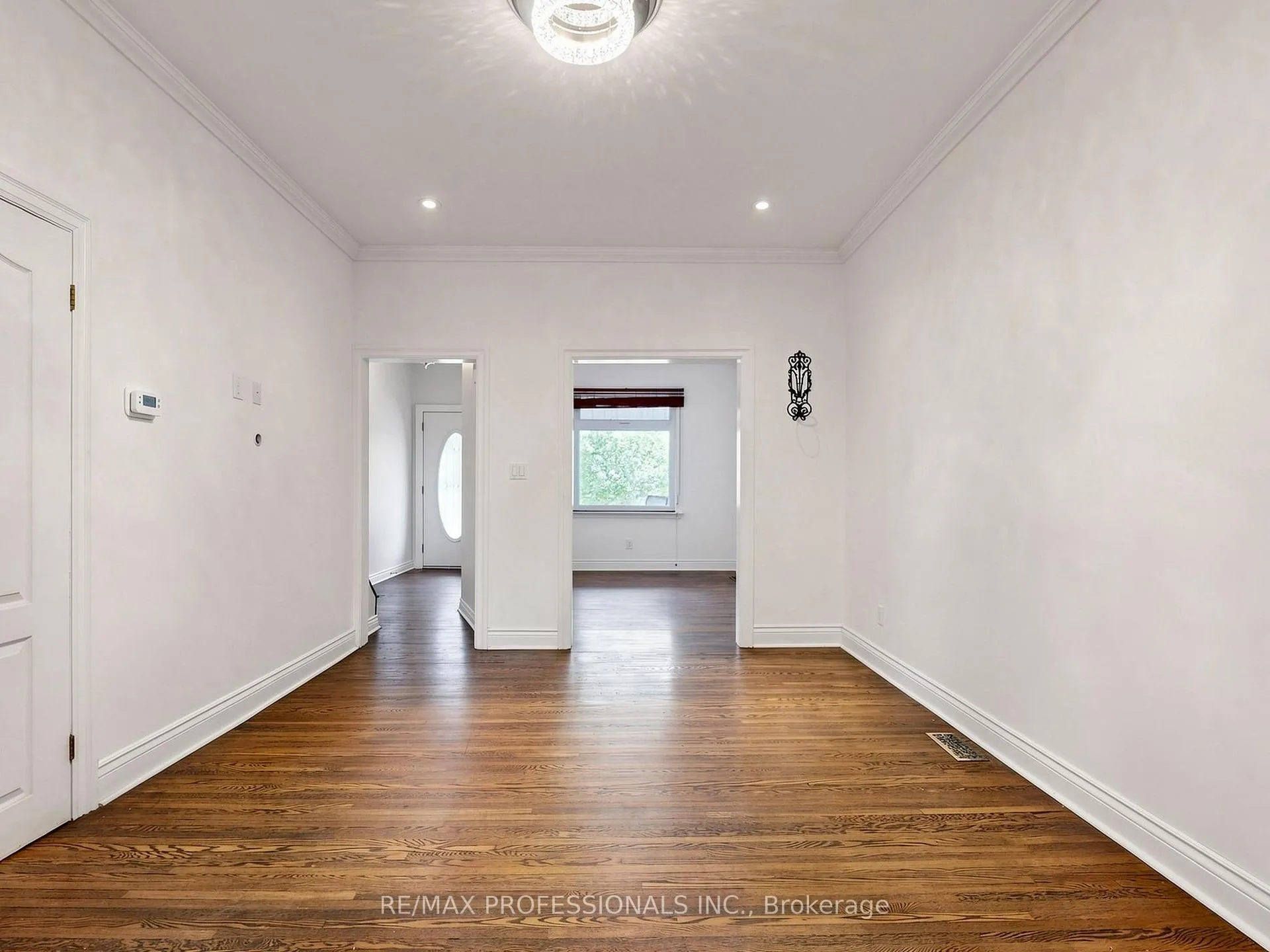 Photo 10 of 14 Bradley Avenue, Toronto, Runnymede-Bloor West Village — HOMEH