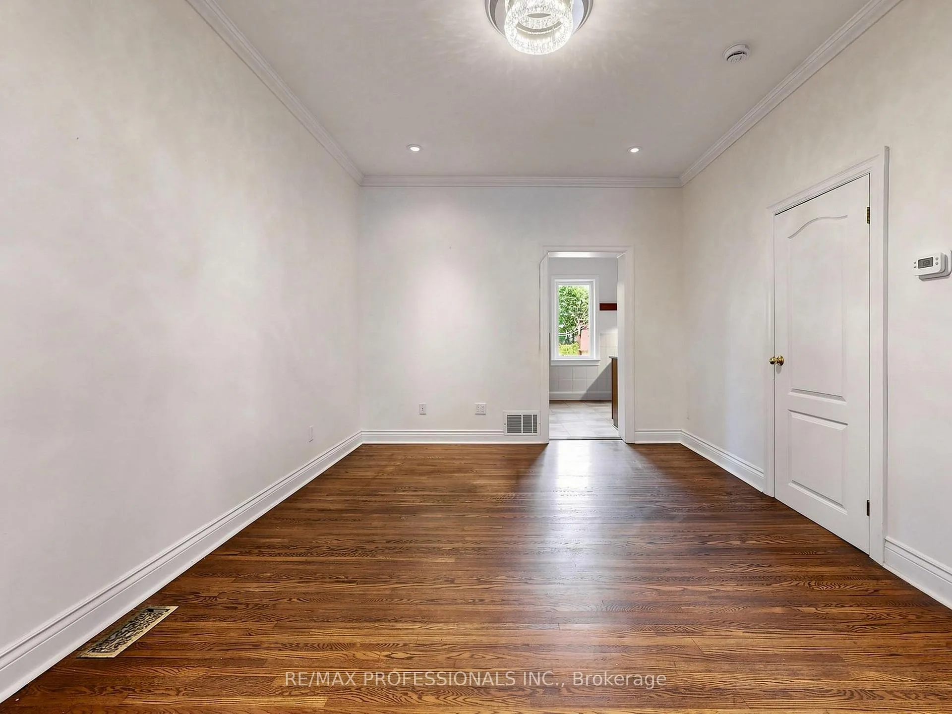 Photo 12 of 14 Bradley Avenue, Toronto, Runnymede-Bloor West Village — HOMEH