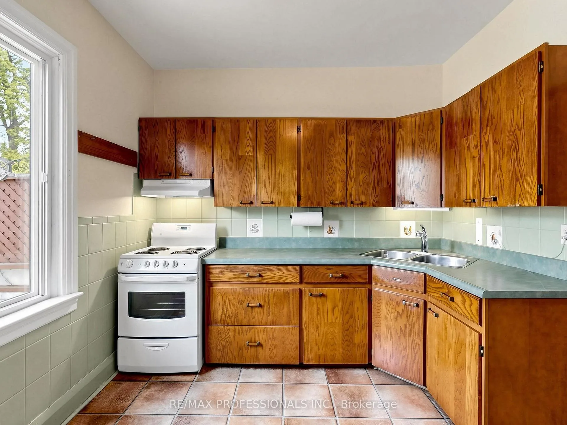 Photo 14 of 14 Bradley Avenue, Toronto, Runnymede-Bloor West Village — HOMEH