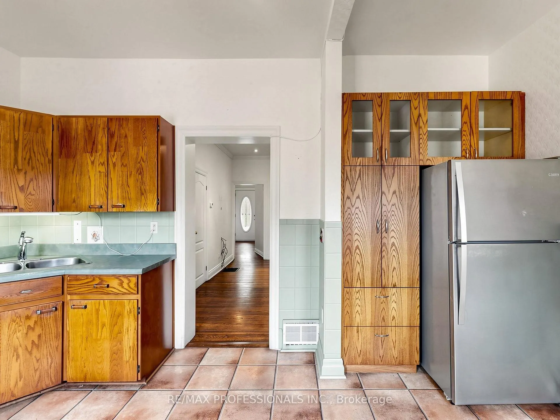 Photo 15 of 14 Bradley Avenue, Toronto, Runnymede-Bloor West Village — HOMEH