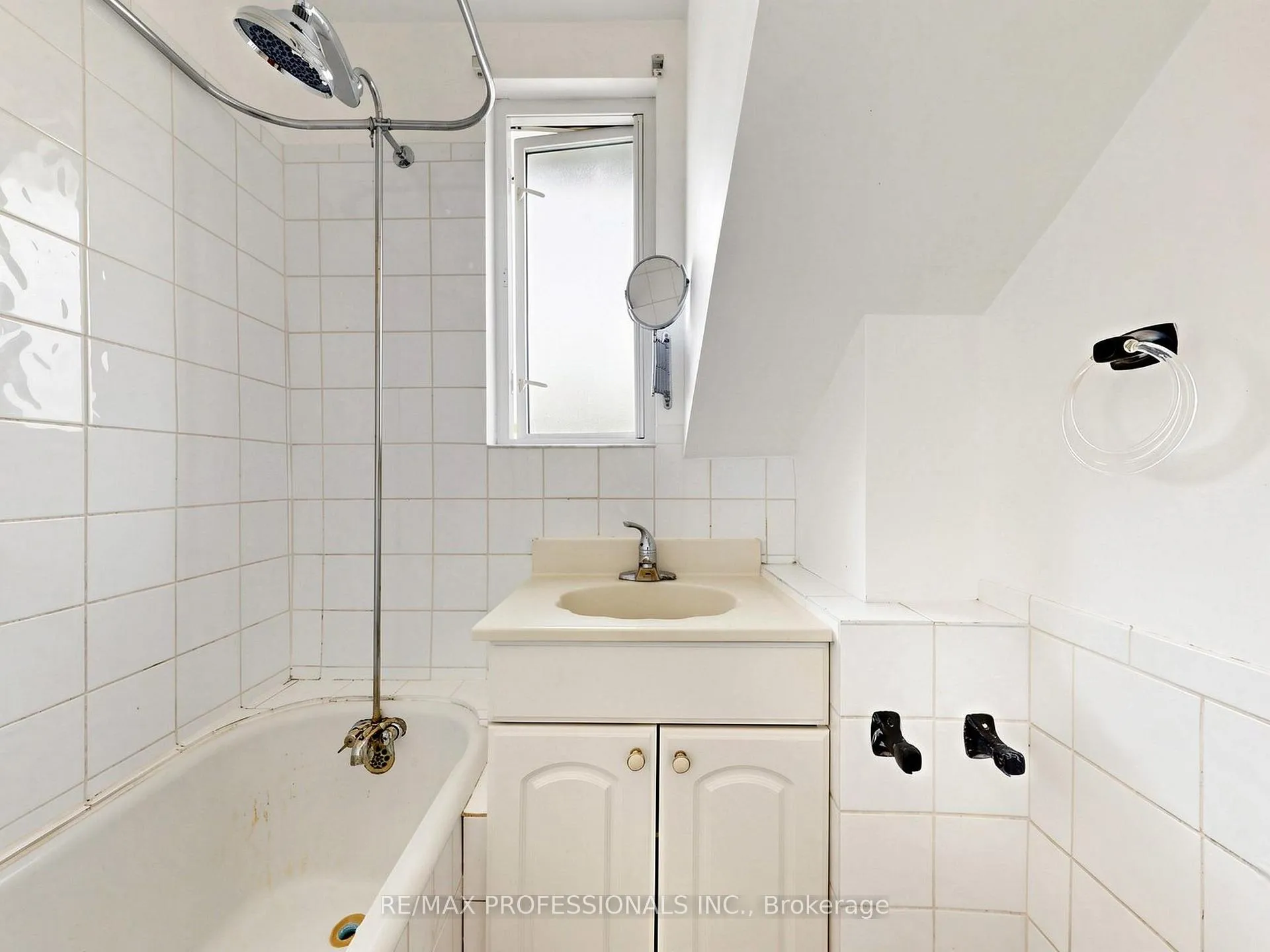 Photo 16 of 14 Bradley Avenue, Toronto, Runnymede-Bloor West Village — HOMEH