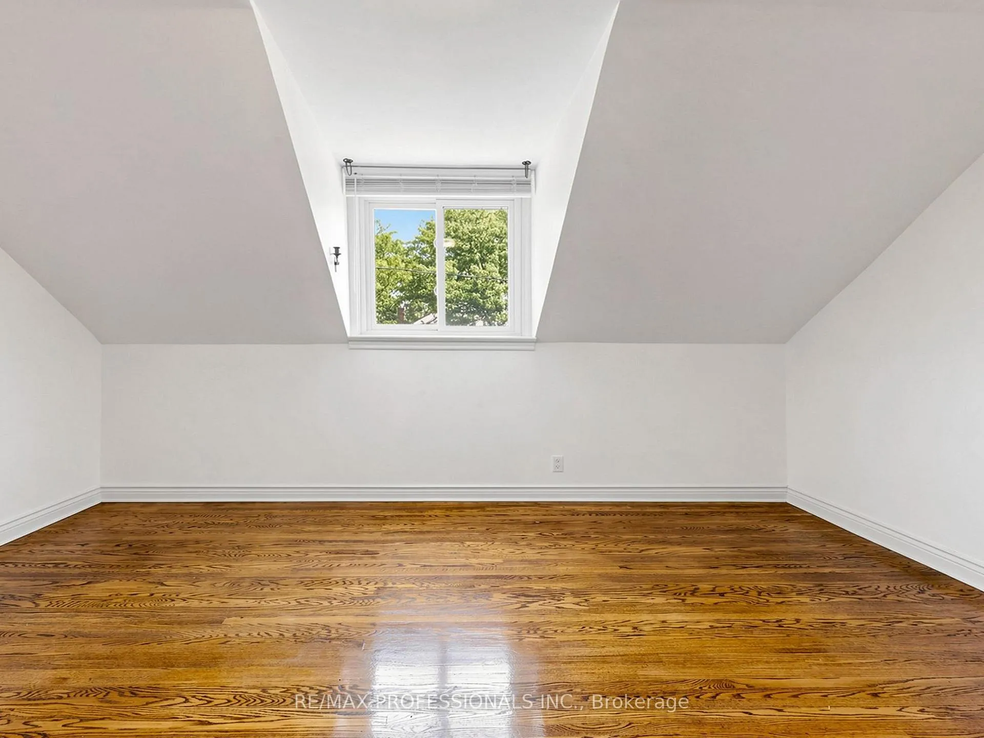 Photo 18 of 14 Bradley Avenue, Toronto, Runnymede-Bloor West Village — HOMEH