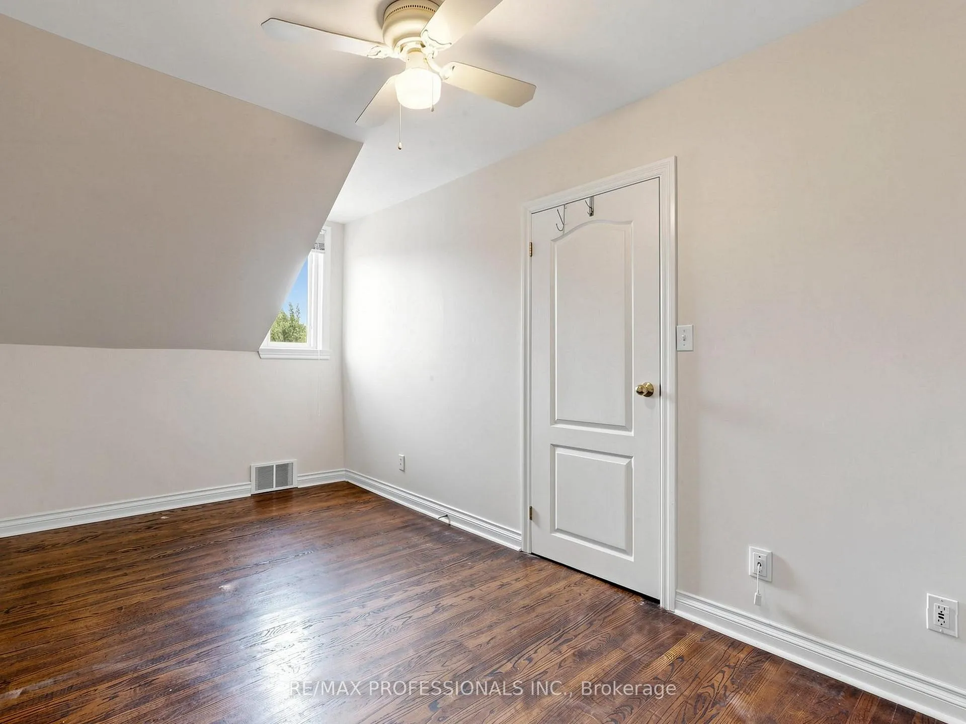 Photo 20 of 14 Bradley Avenue, Toronto, Runnymede-Bloor West Village — HOMEH