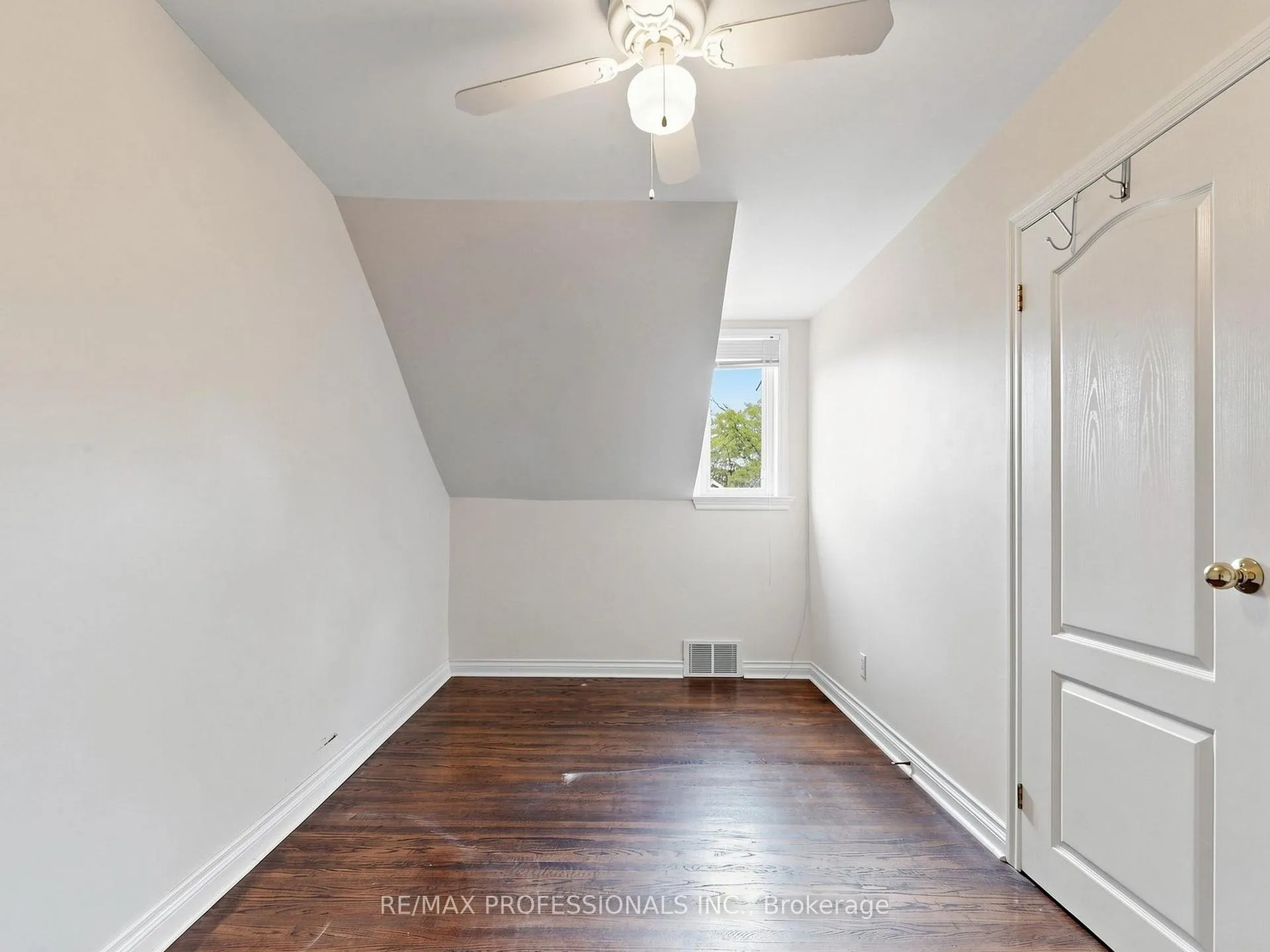Photo 21 of 14 Bradley Avenue, Toronto, Runnymede-Bloor West Village — HOMEH