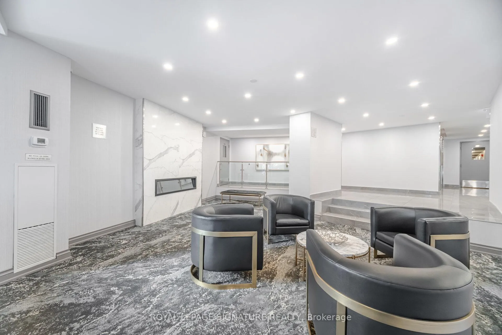 Photo 3 of Unit 303, 10 Edgecliff Golfway, Toronto, Flemingdon Park — HOMEH