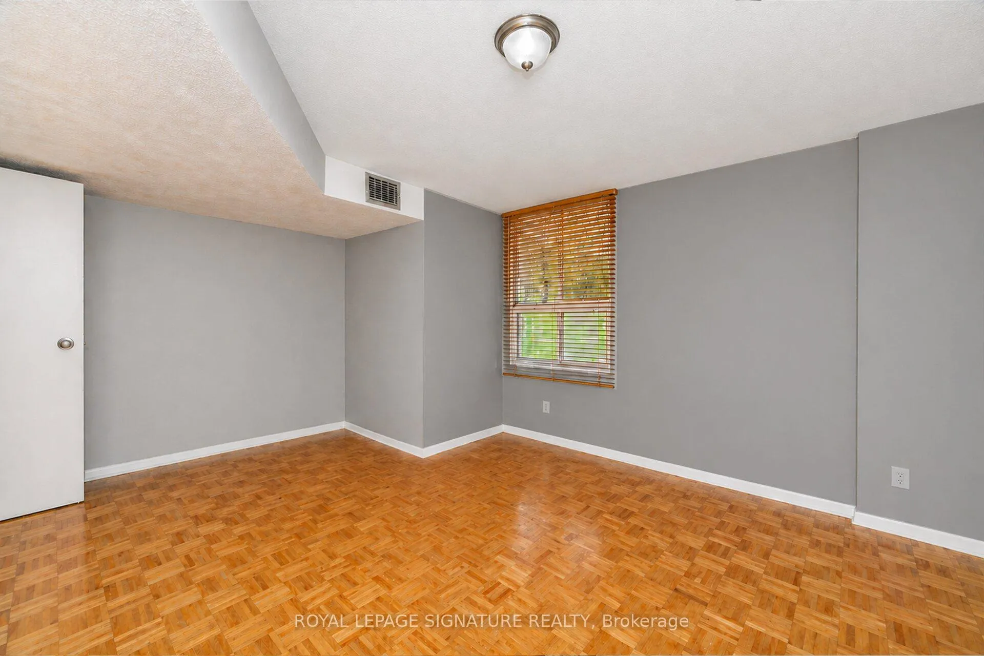 Photo 14 of Unit 303, 10 Edgecliff Golfway, Toronto, Flemingdon Park — HOMEH