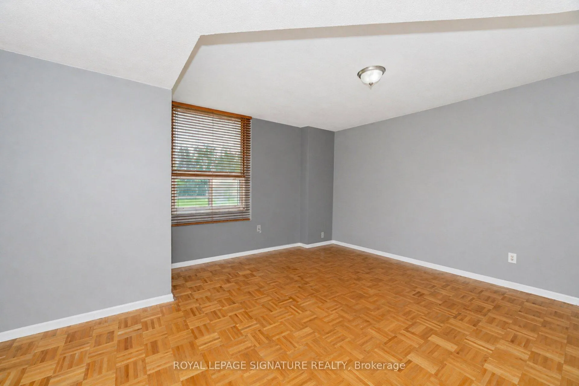 Photo 15 of Unit 303, 10 Edgecliff Golfway, Toronto, Flemingdon Park — HOMEH