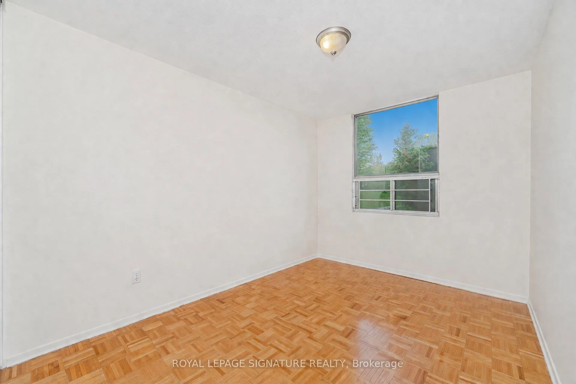 Photo 17 of Unit 303, 10 Edgecliff Golfway, Toronto, Flemingdon Park — HOMEH