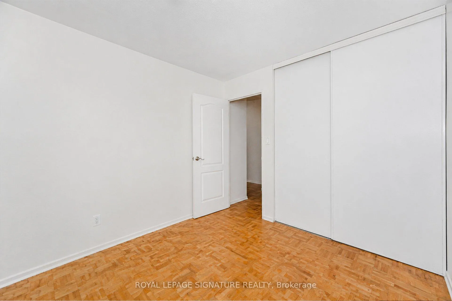 Photo 18 of Unit 303, 10 Edgecliff Golfway, Toronto, Flemingdon Park — HOMEH